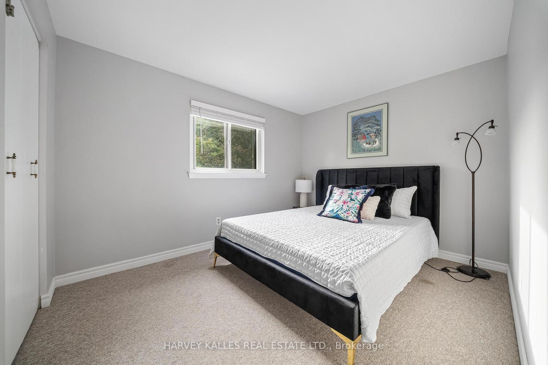 221 Snowshoe Crescent