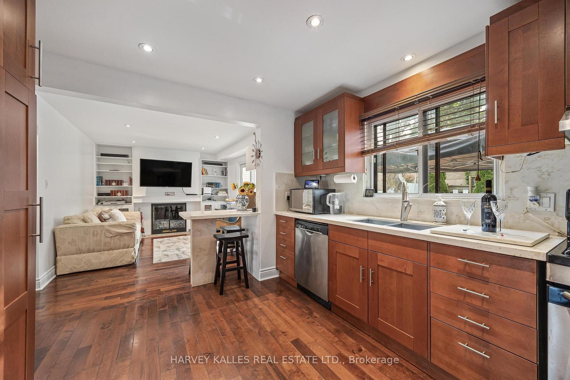 221 Snowshoe Crescent