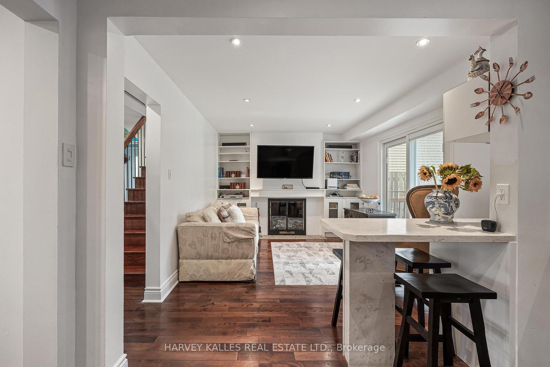 221 Snowshoe Crescent