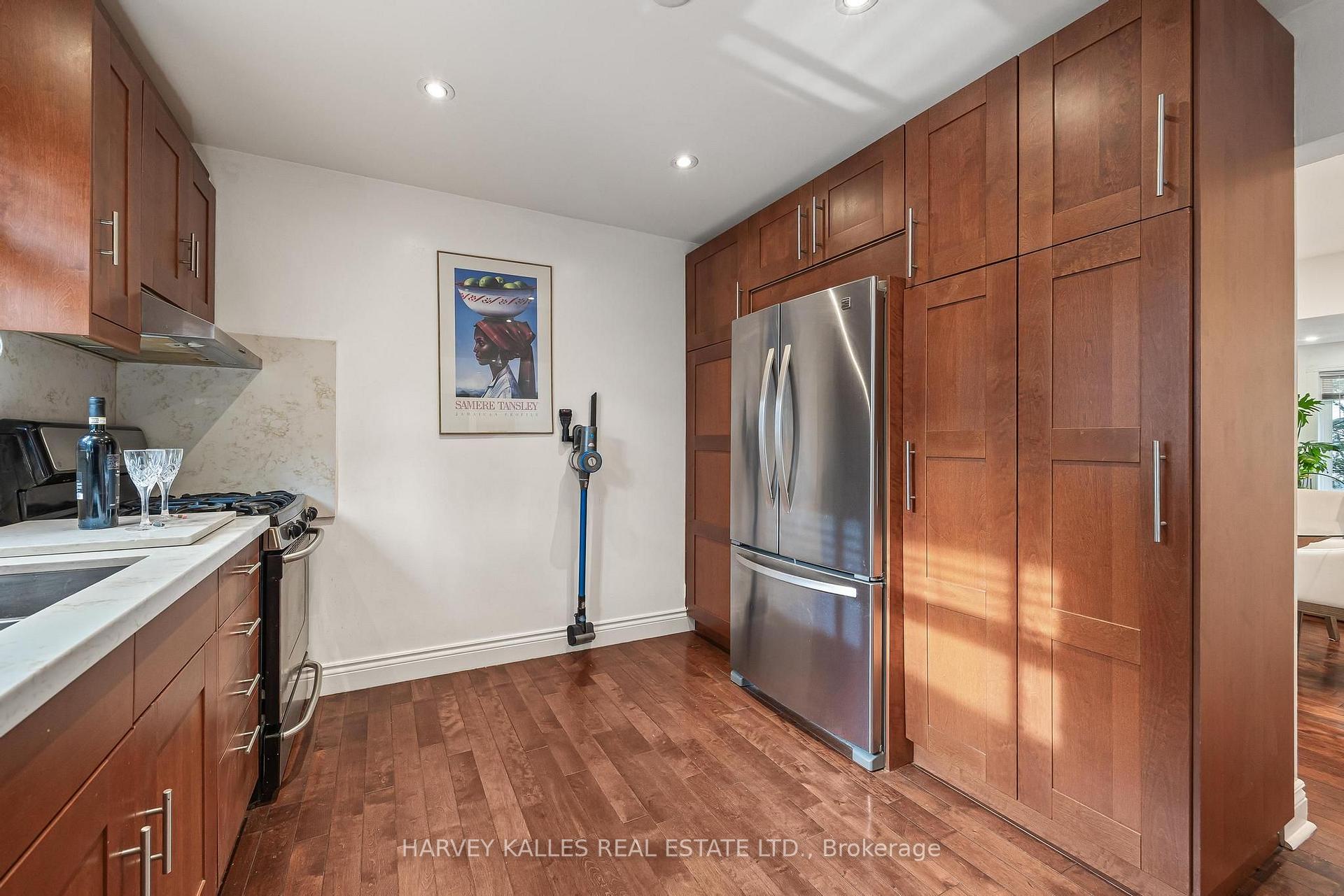 221 Snowshoe Crescent