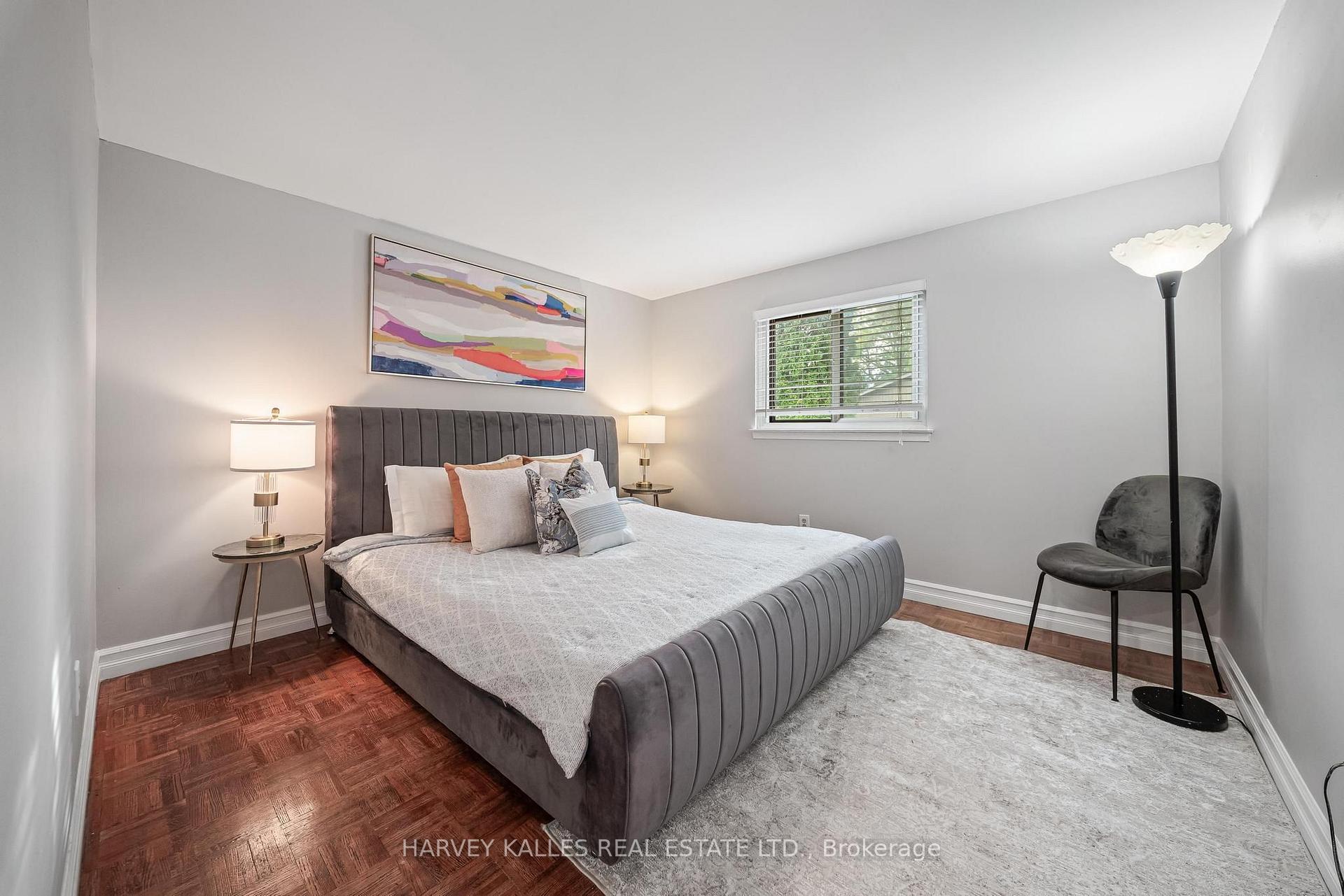 221 Snowshoe Crescent
