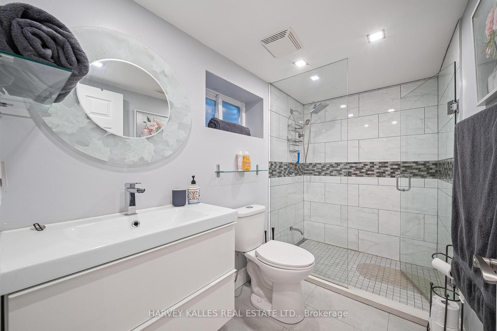 221 Snowshoe Crescent