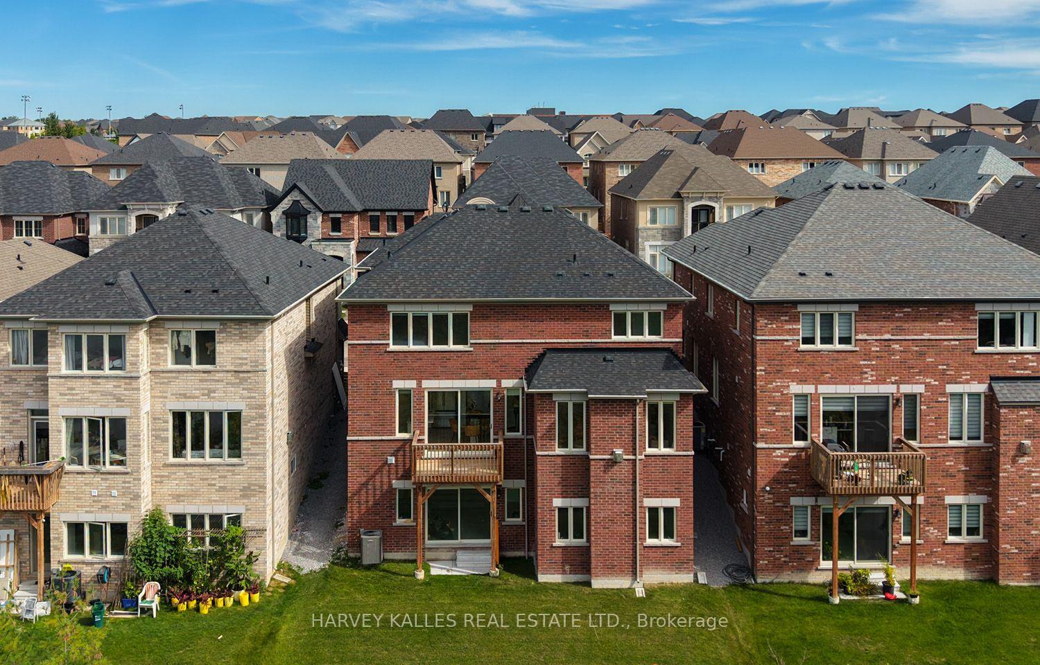 253 Seaview Heights Main Floor