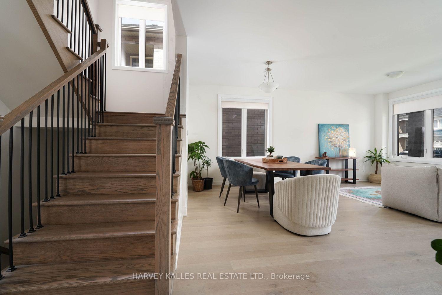 253 Seaview Heights Main Floor