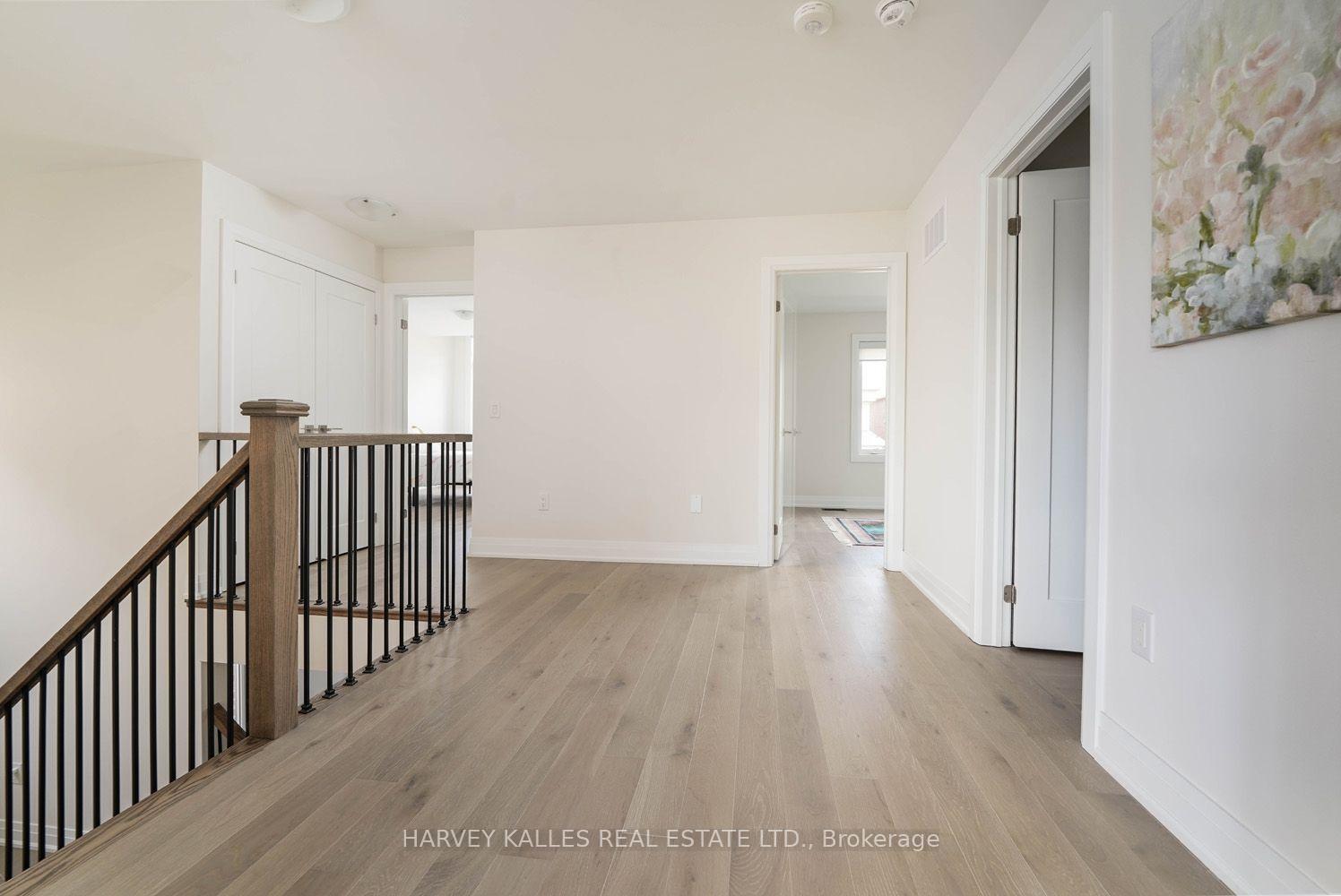 253 Seaview Heights Main Floor