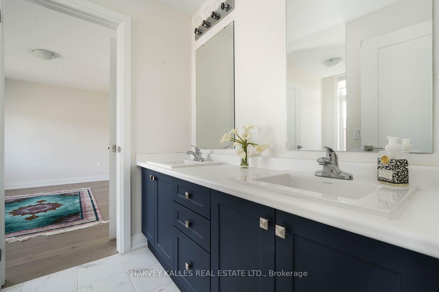 253 Seaview Heights Main Floor