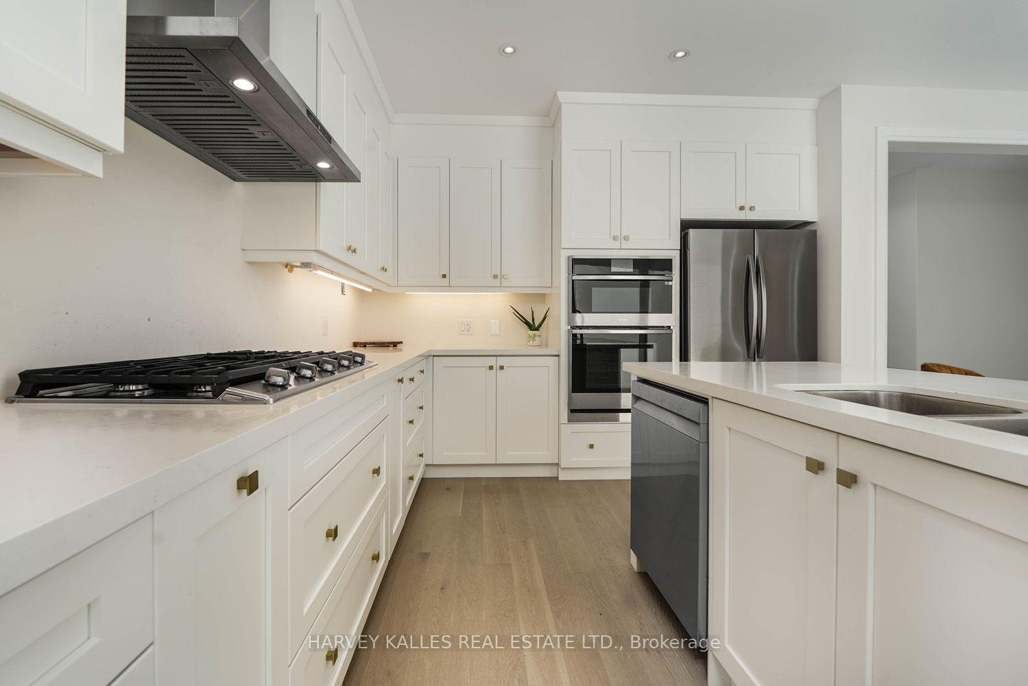 253 Seaview Heights Main Floor