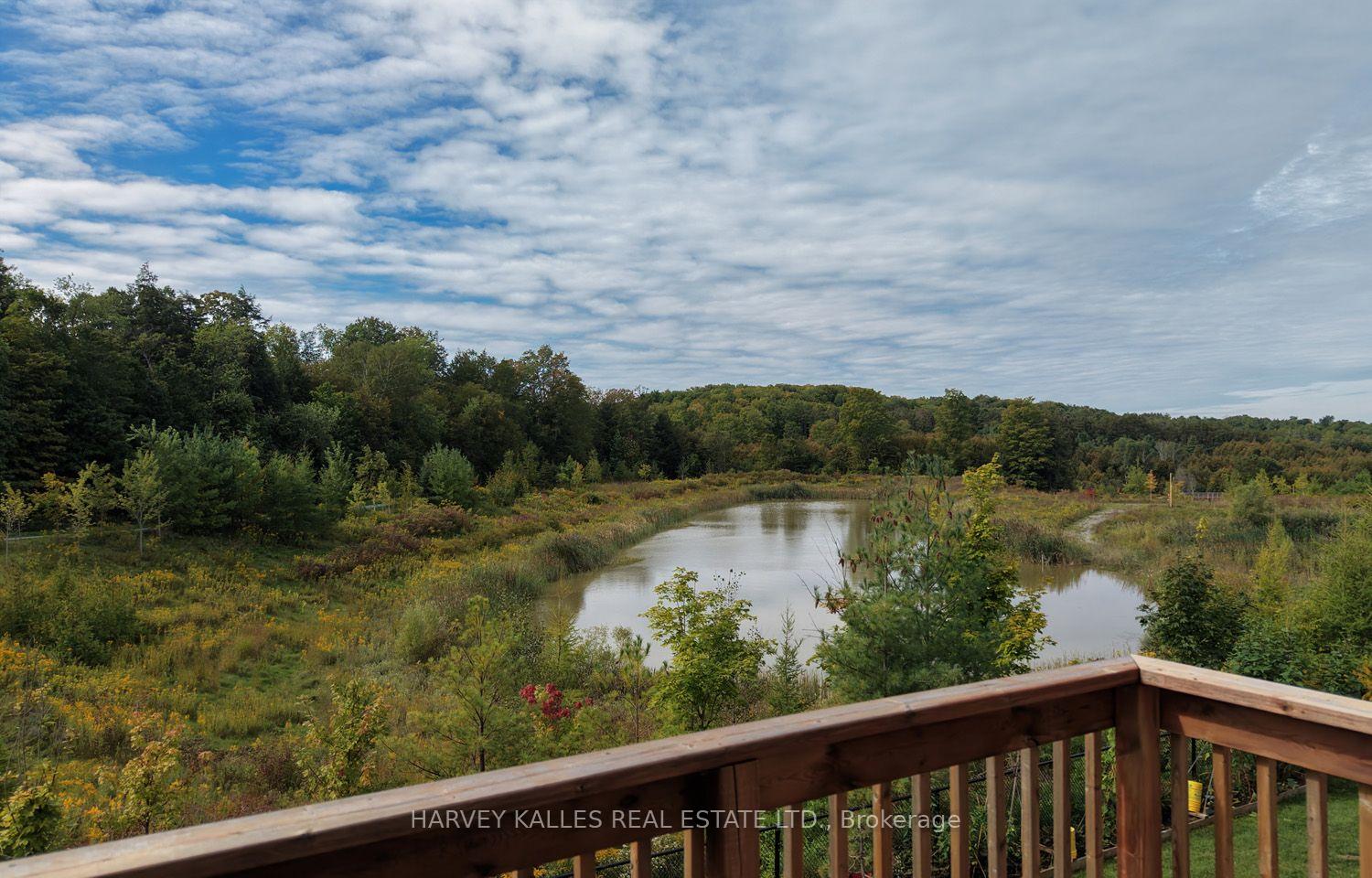 253 Seaview Heights Main Floor
