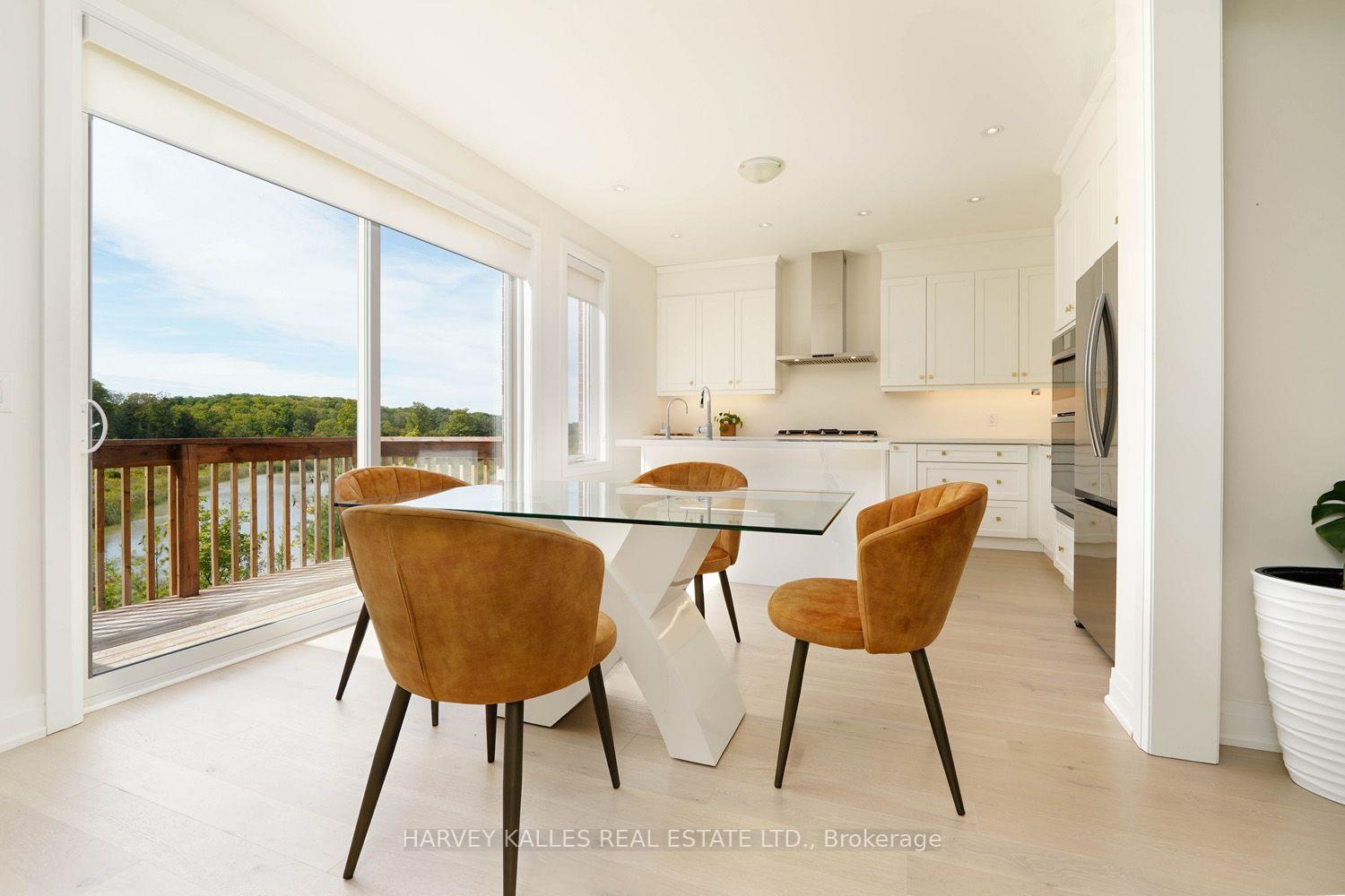 253 Seaview Heights Main Floor