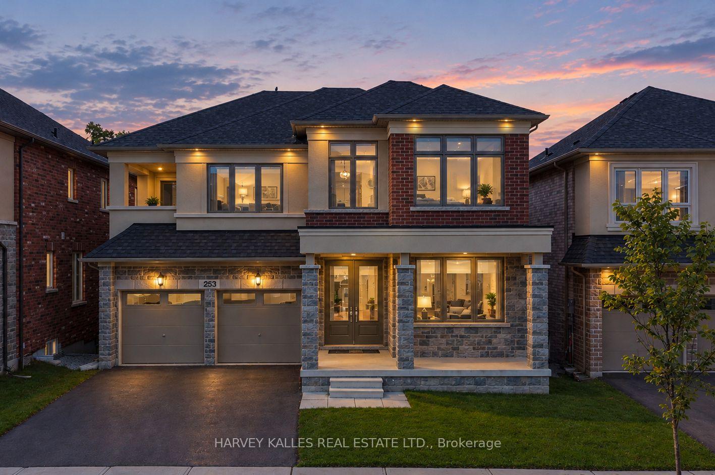253 Seaview Heights Main Floor