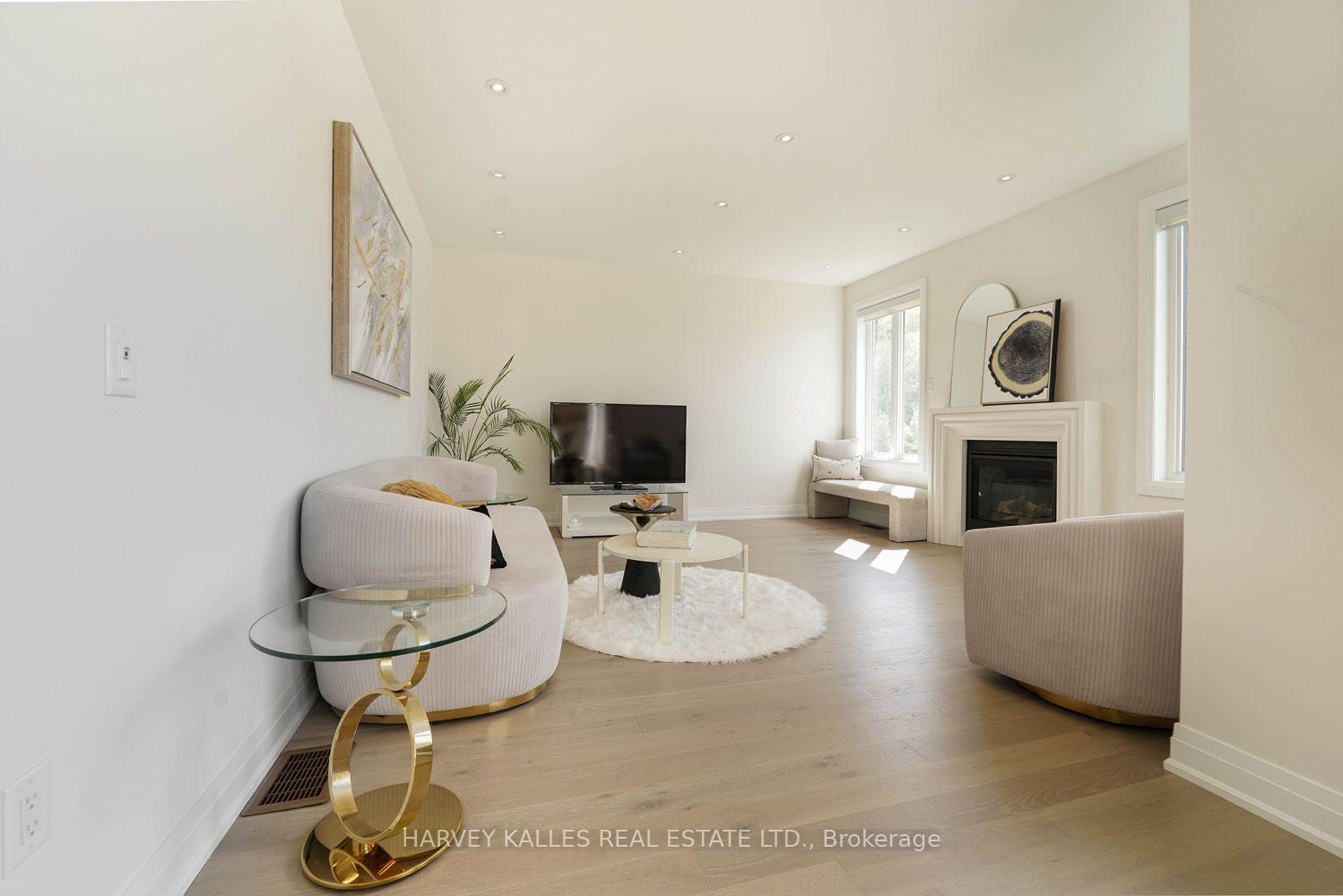 253 Seaview Heights Main Floor