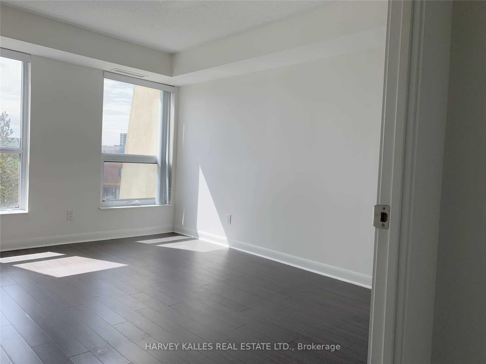 75 Norman Bethune Avenue 216