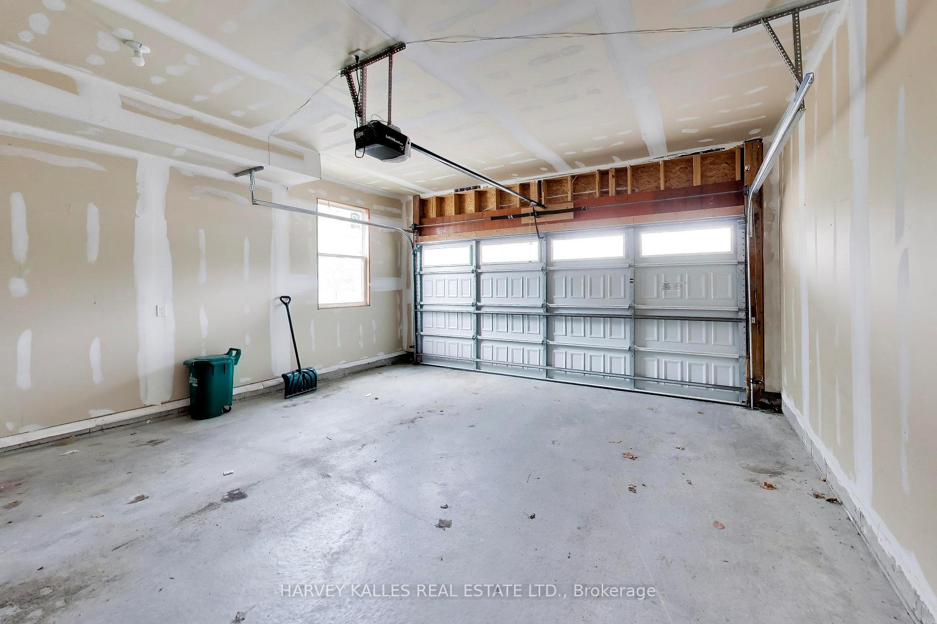 1 Leggott Avenue 38