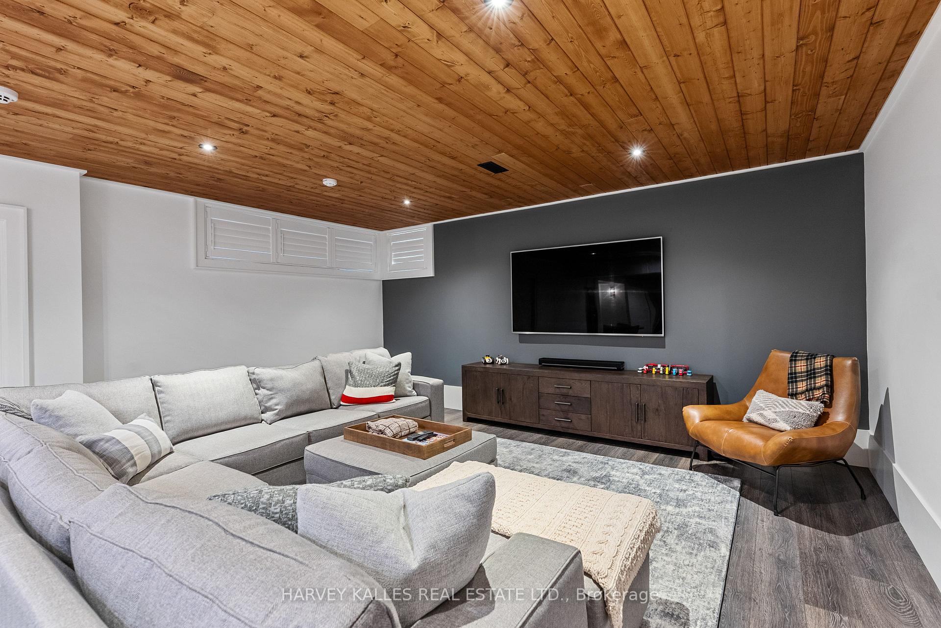 42 Windfield Drive W