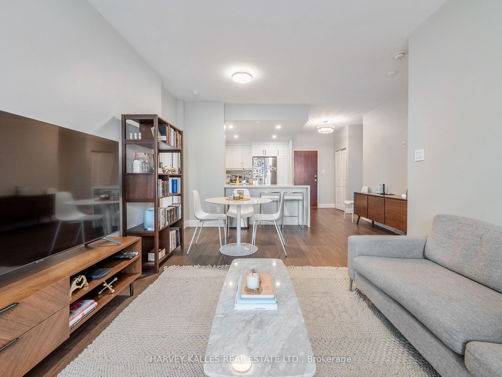 2511 Bloor Street W 305