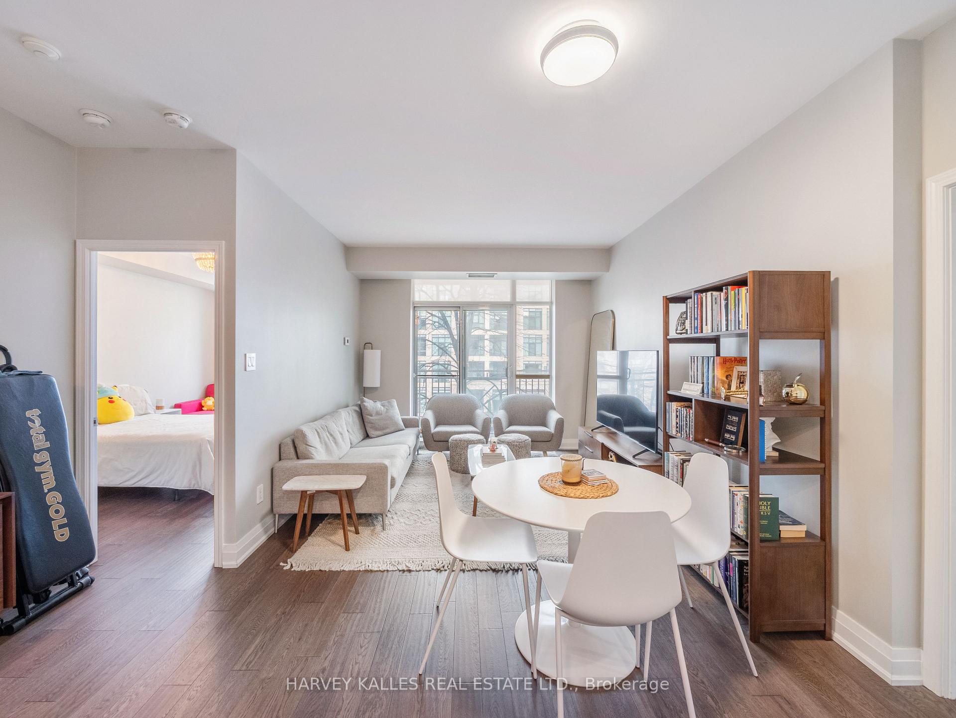 2511 Bloor Street W 305