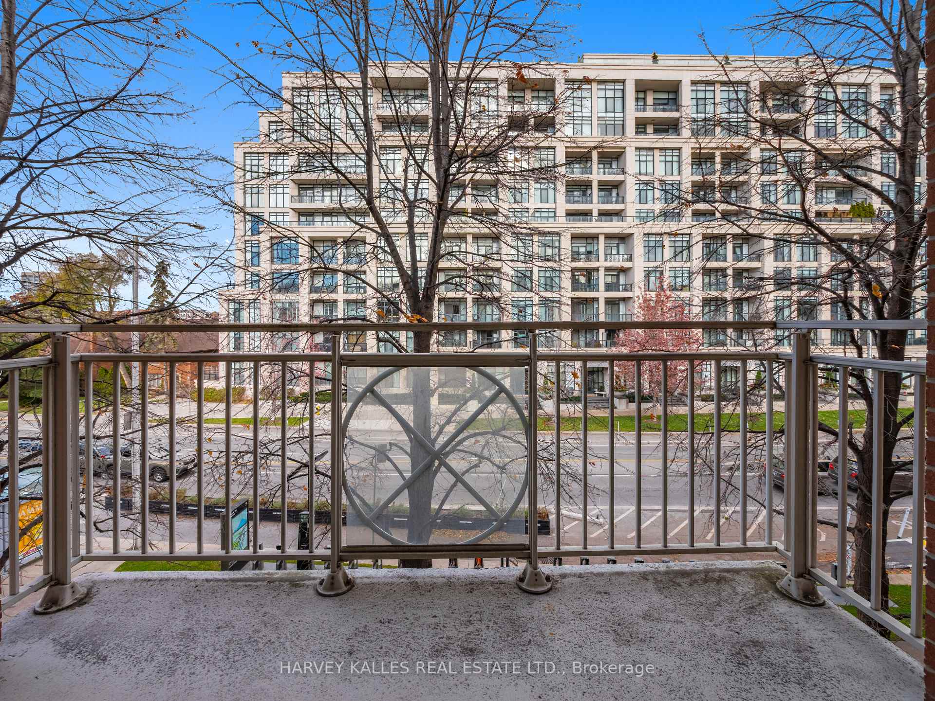 2511 Bloor Street W 305