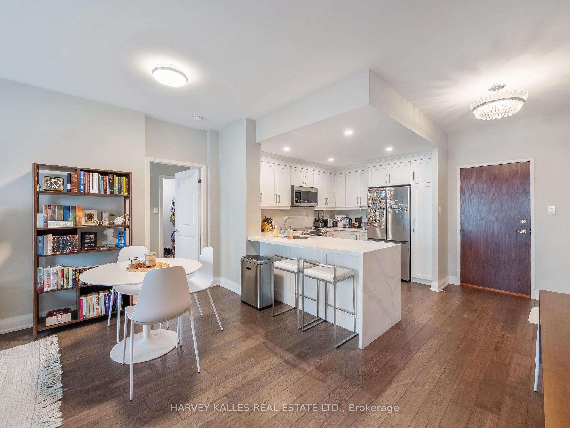 2511 Bloor Street W 305