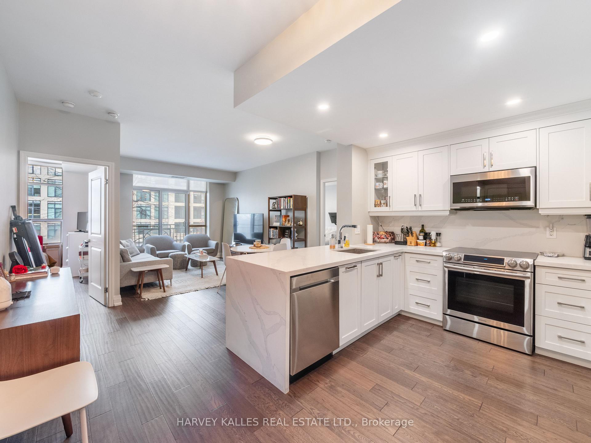 2511 Bloor Street W 305