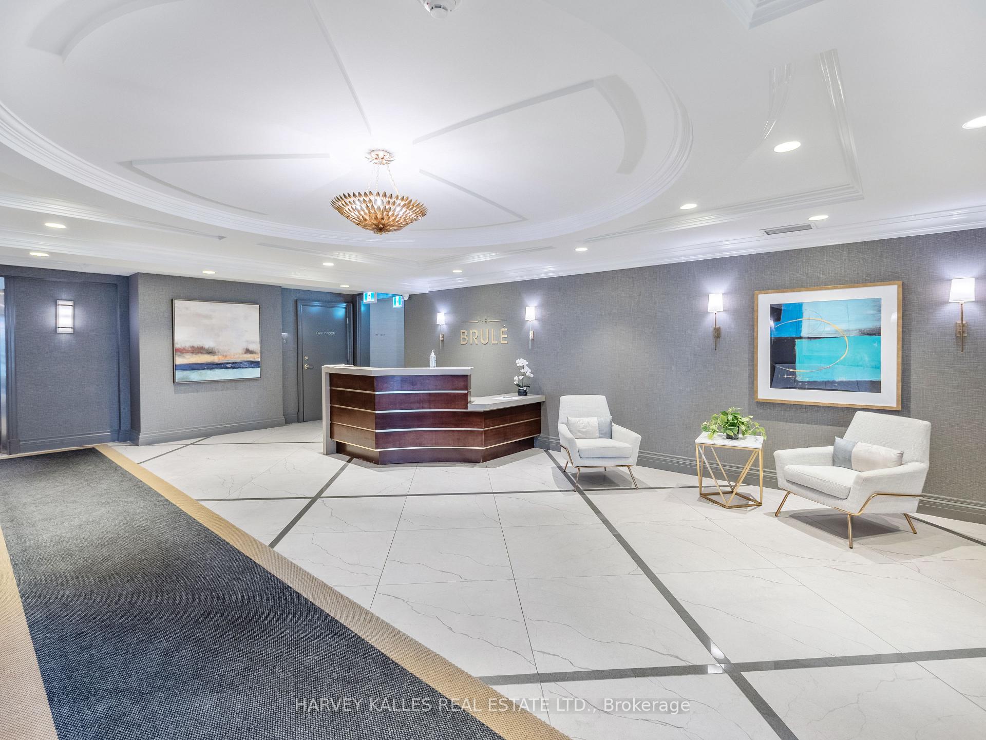 2511 Bloor Street W 305