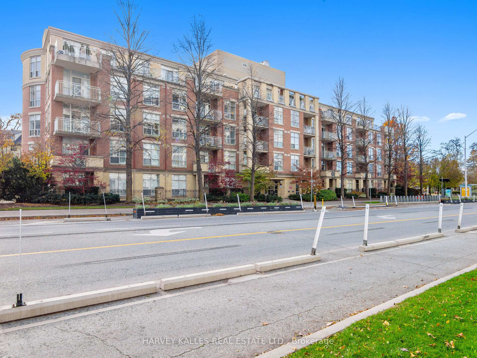 2511 Bloor Street W 305