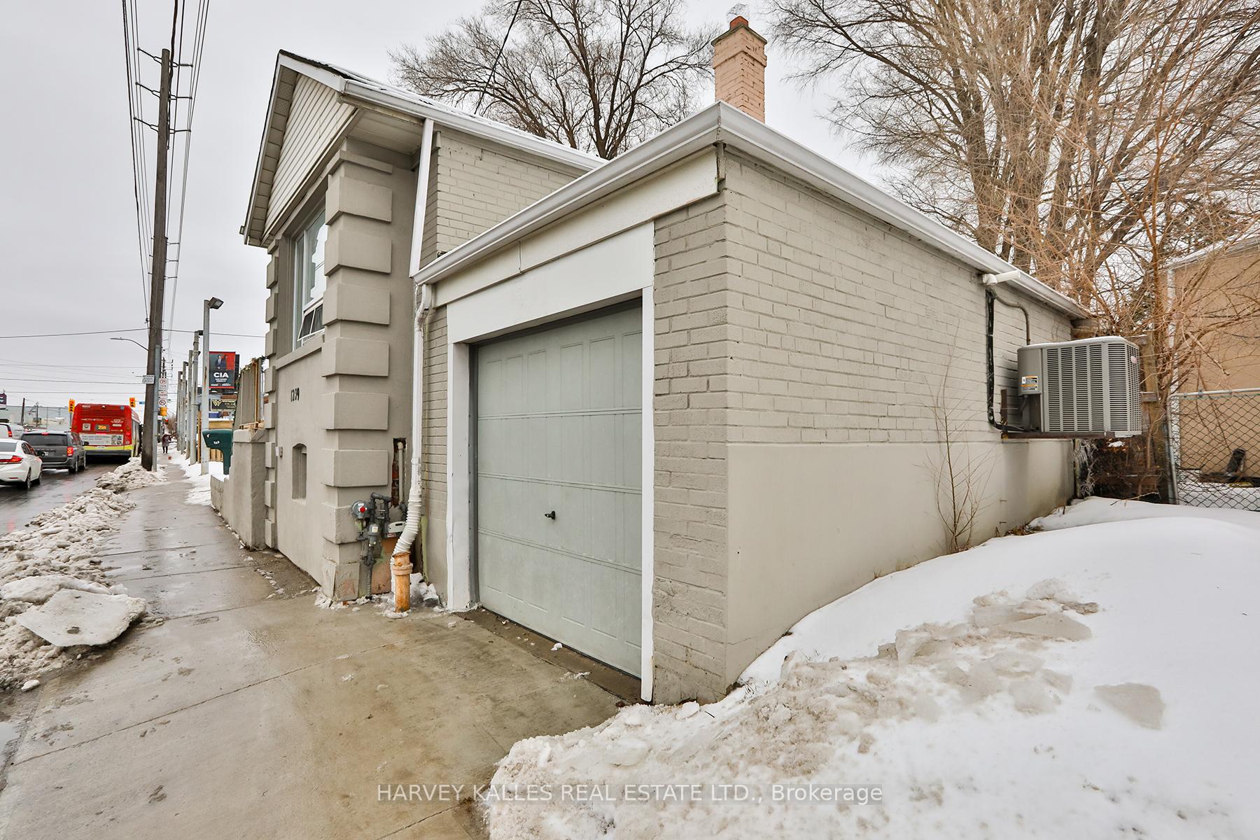 1239 Jane Street