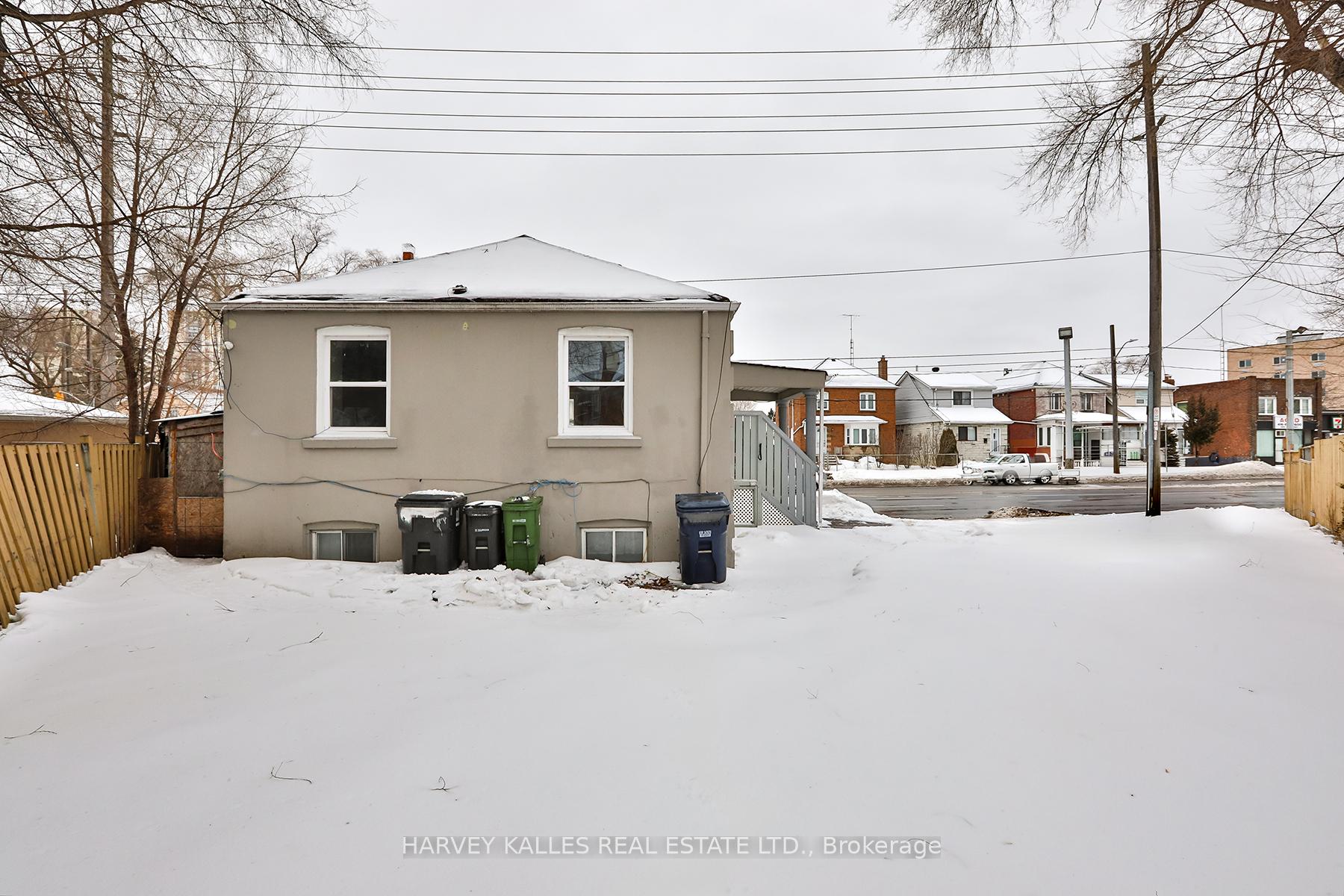 1239 Jane Street