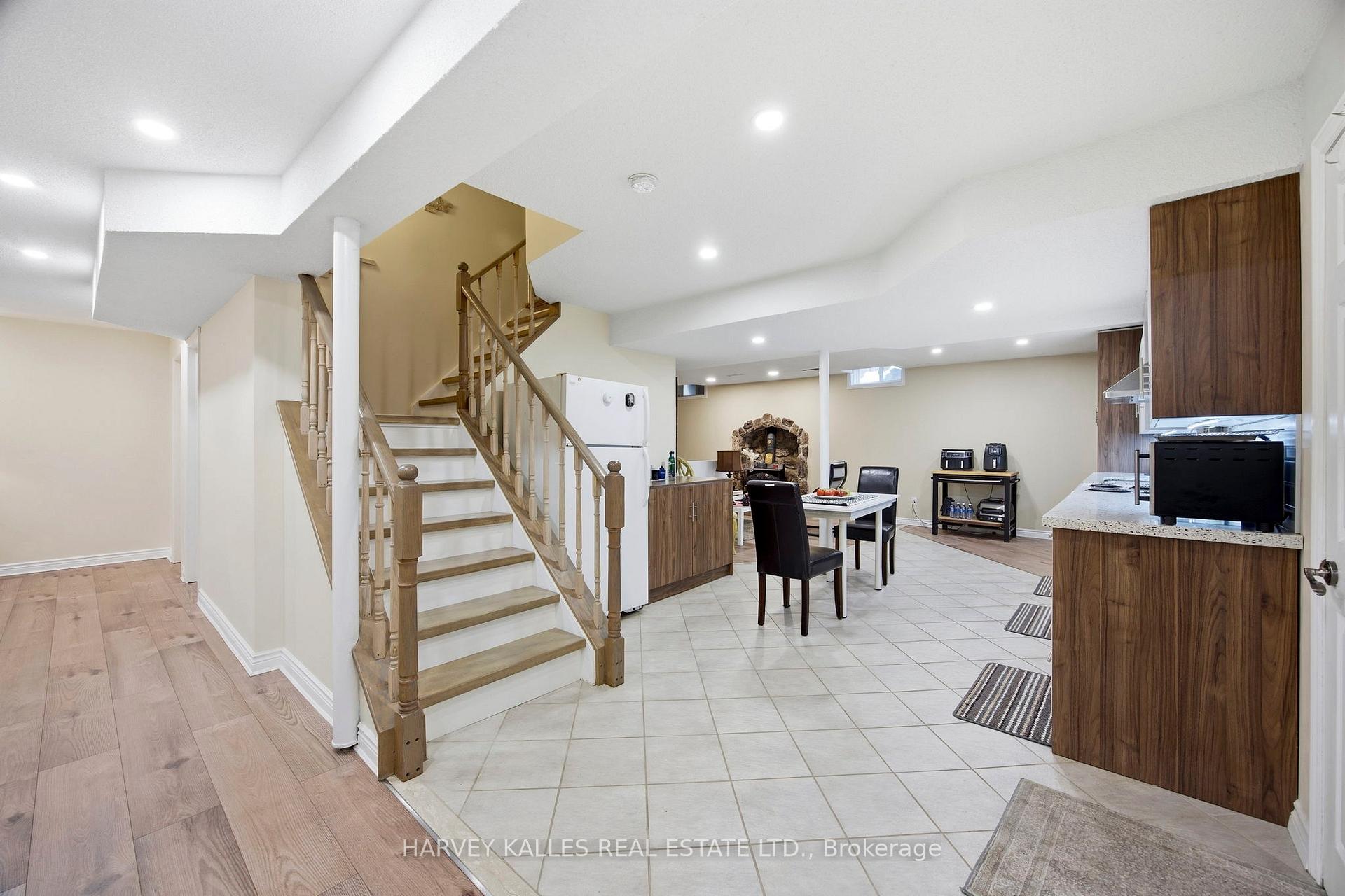 682 Willowbank Trail