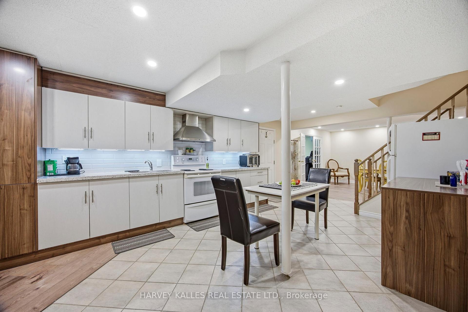 682 Willowbank Trail