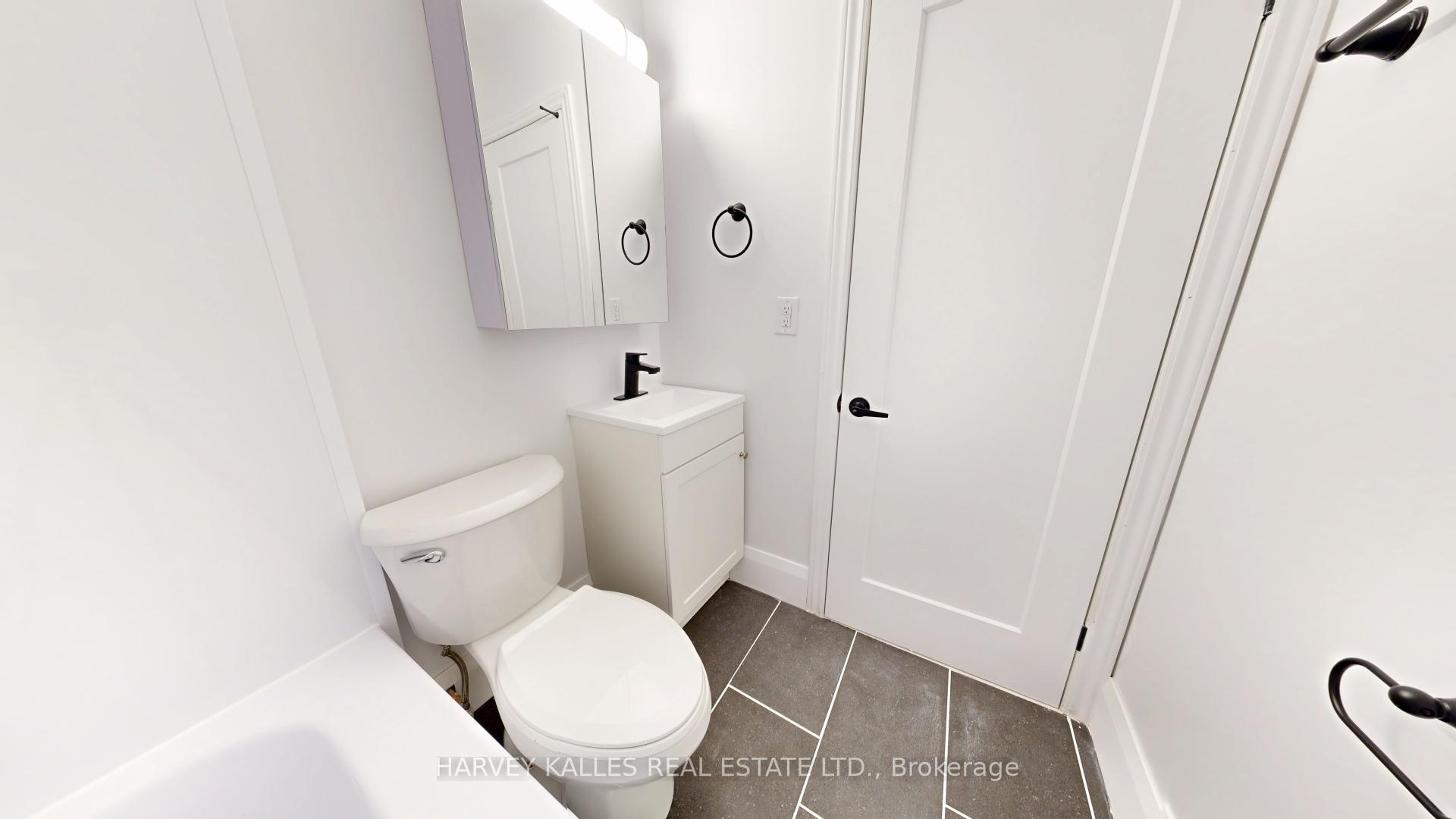 1252 Davenport Road 1