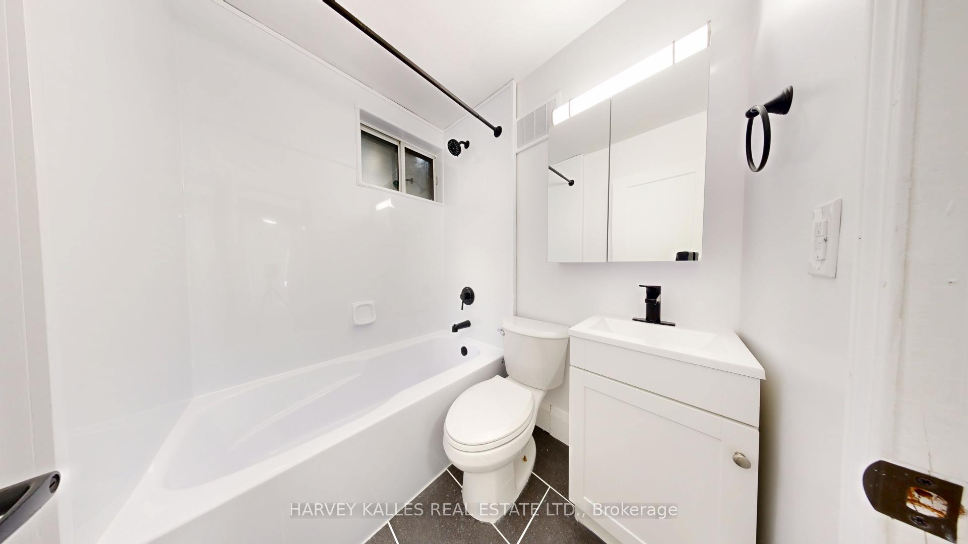 1252 Davenport Road 1