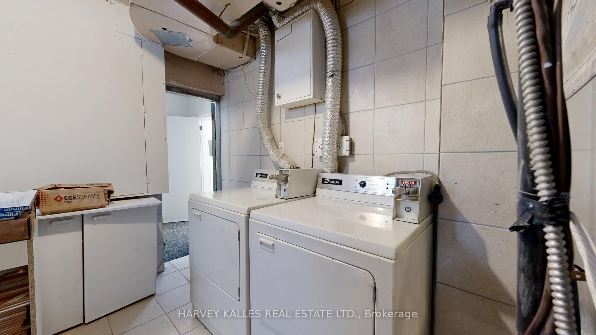 1252 Davenport Road 1