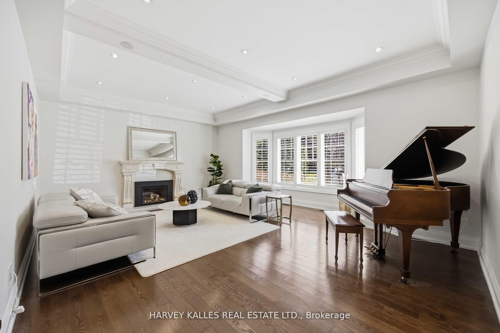 27 Ashley Park Road