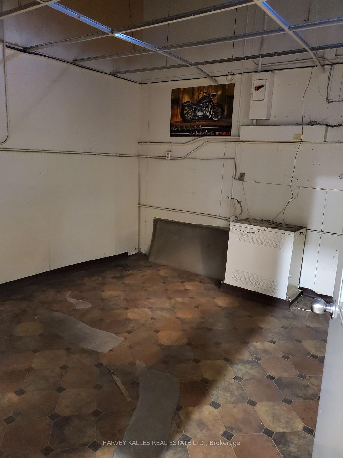 27 Selby Road