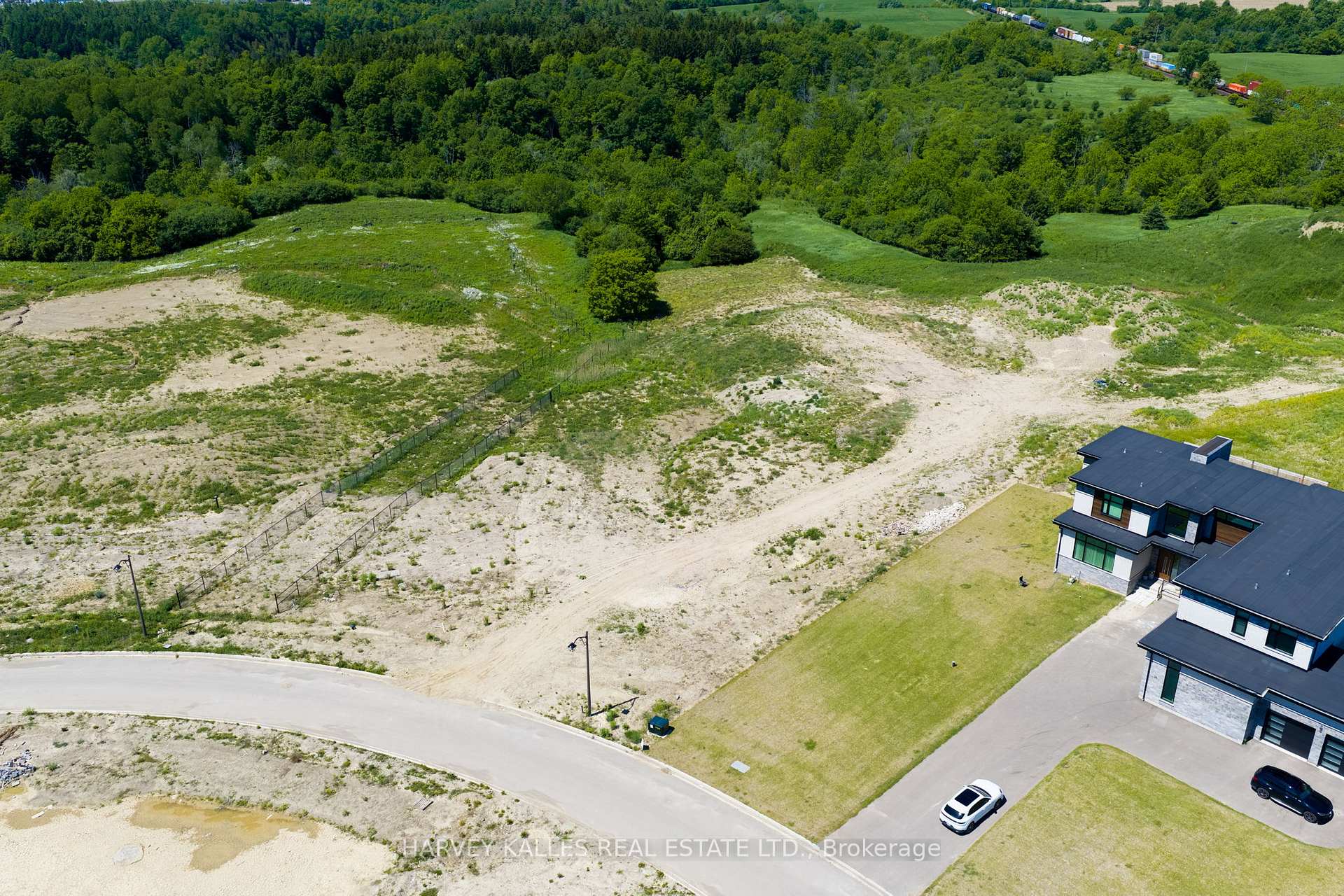 24 Sugarbush Court