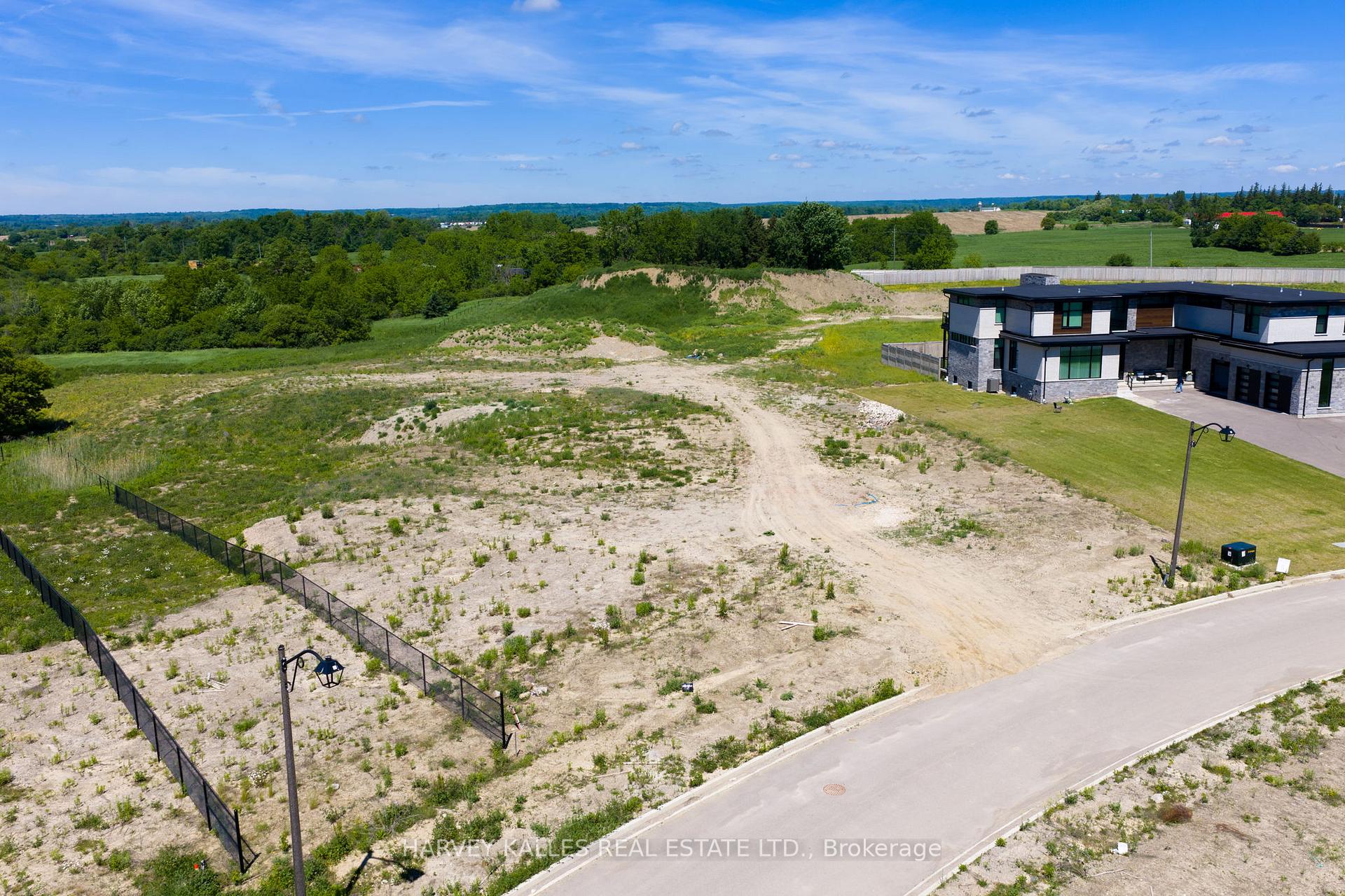 24 Sugarbush Court