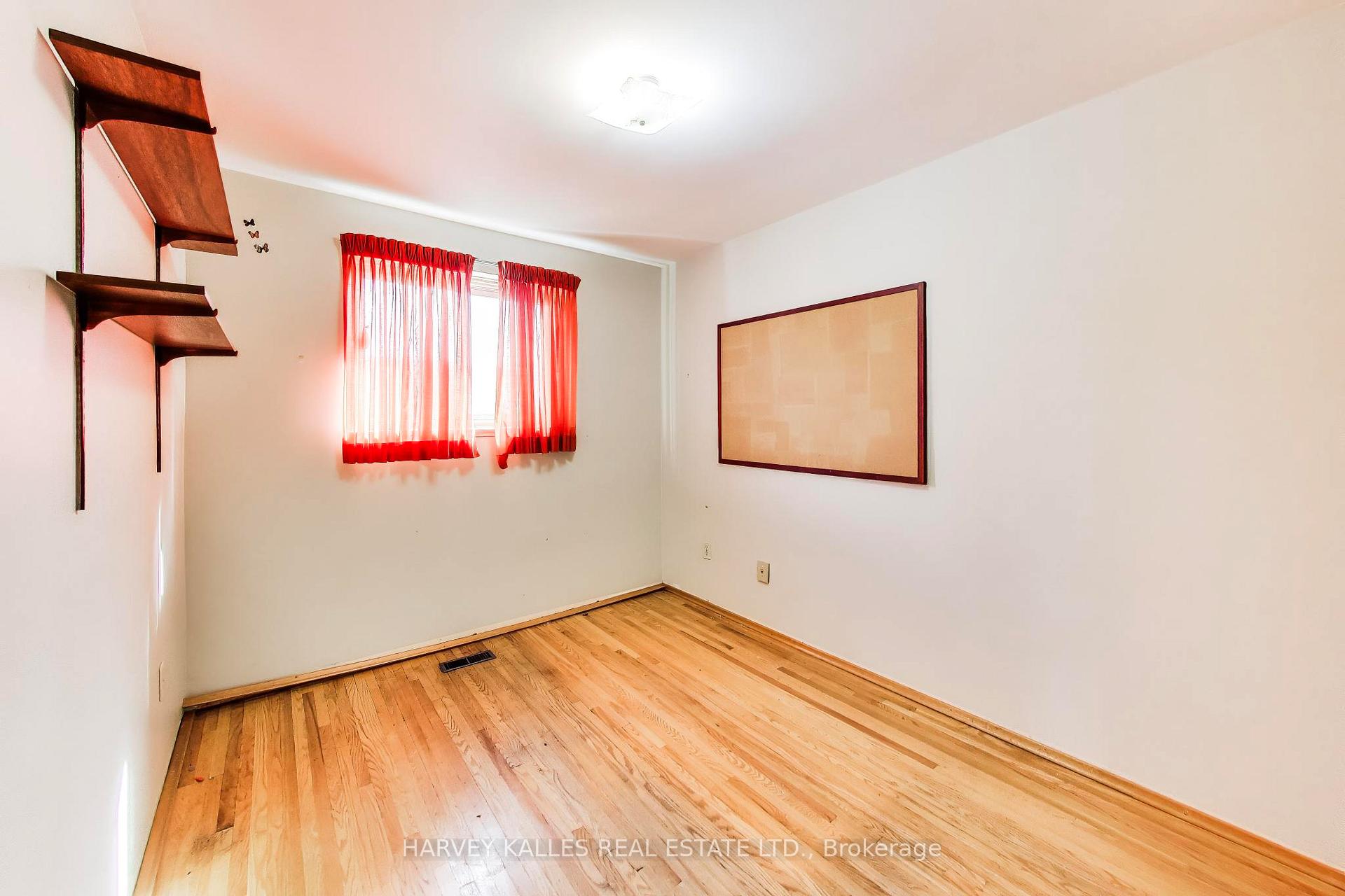 3760 Woodruff Crescent