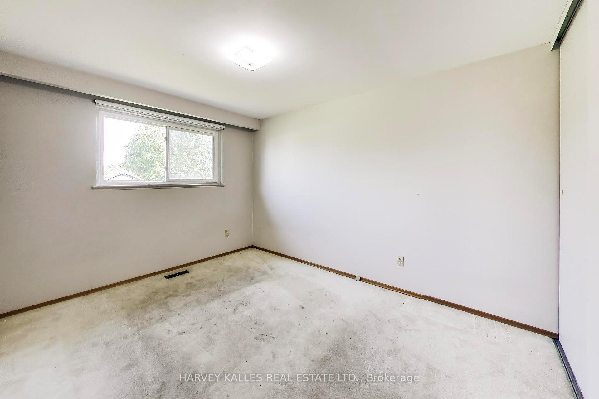 3760 Woodruff Crescent