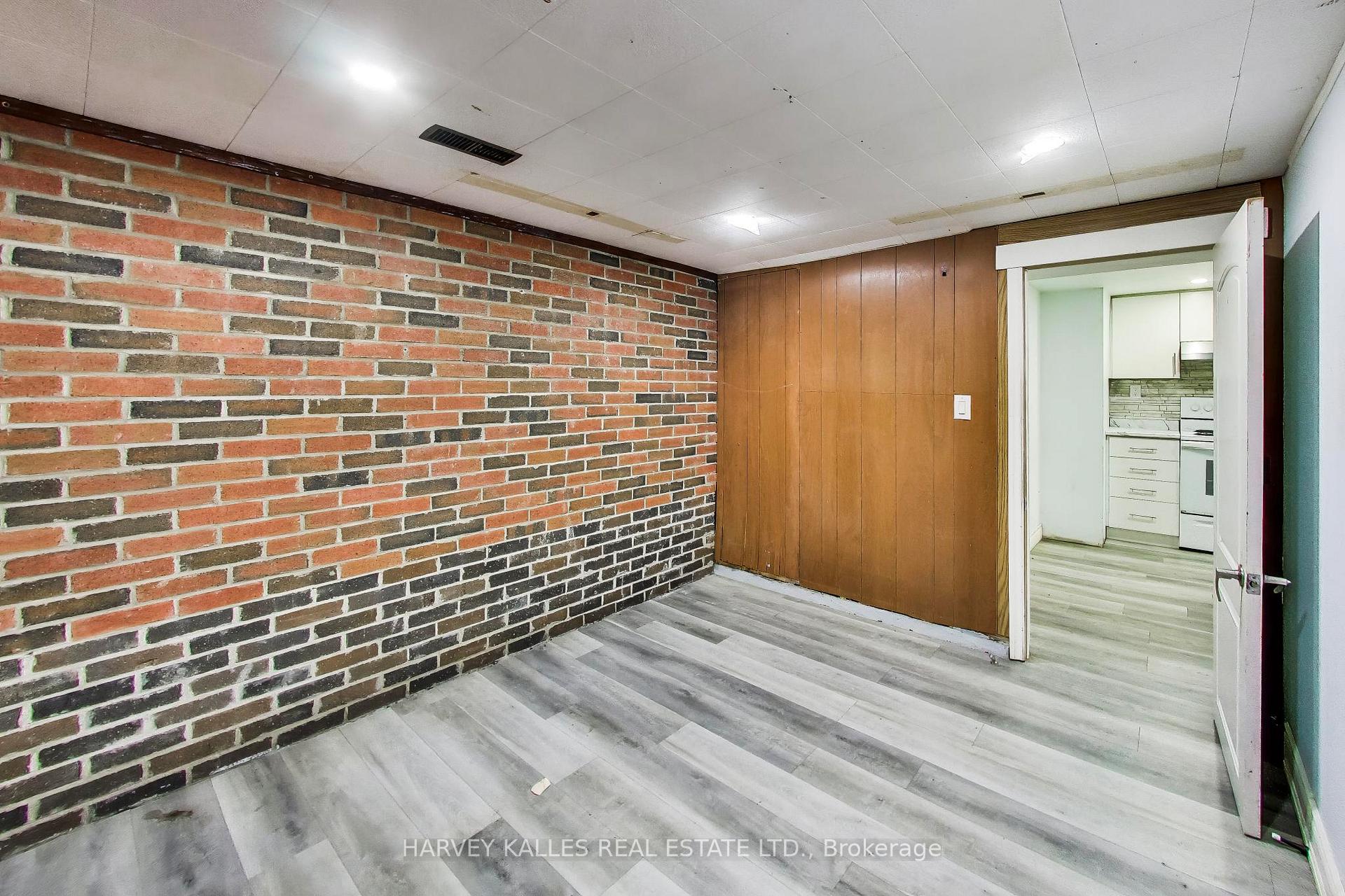 3760 Woodruff Crescent
