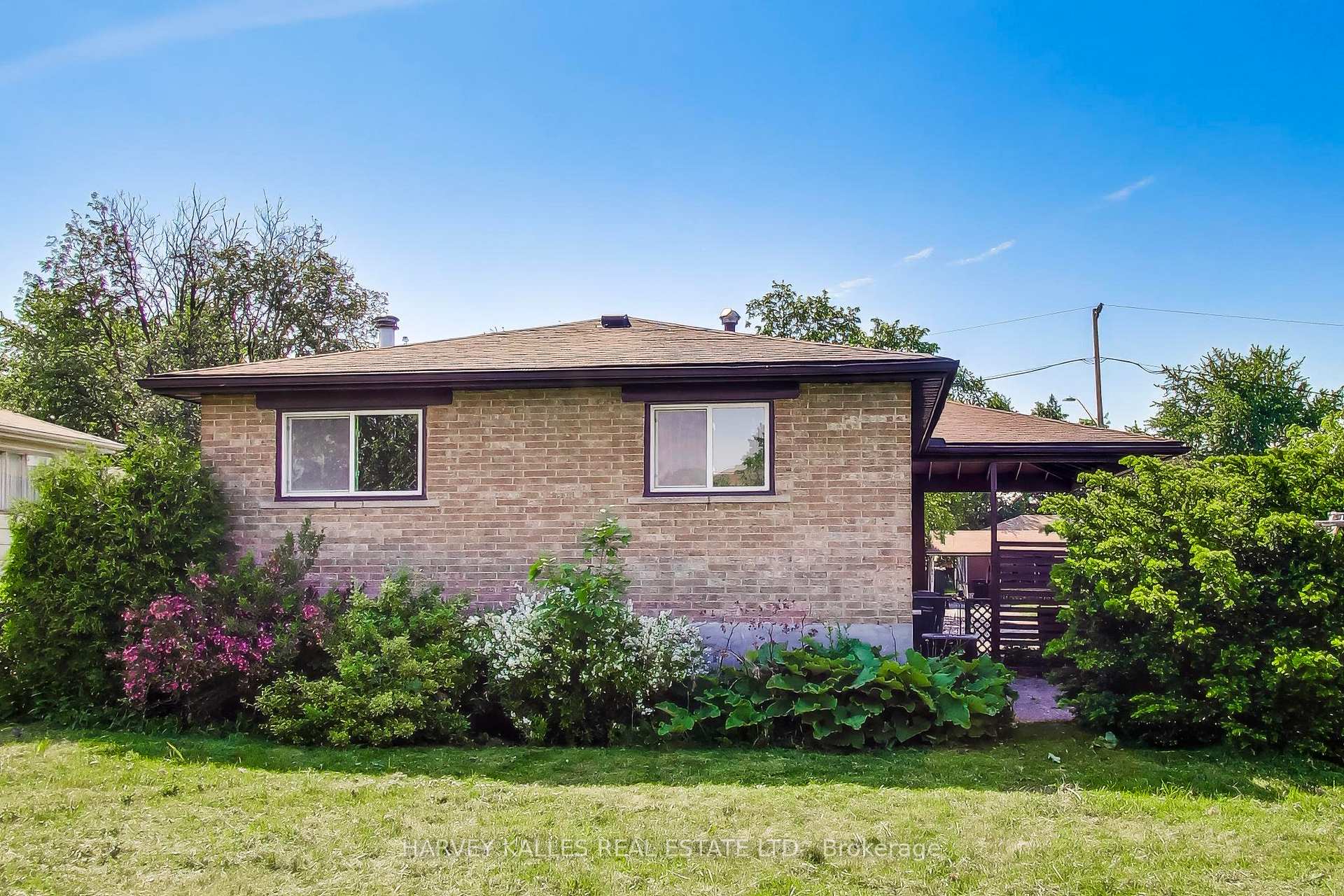 3760 Woodruff Crescent