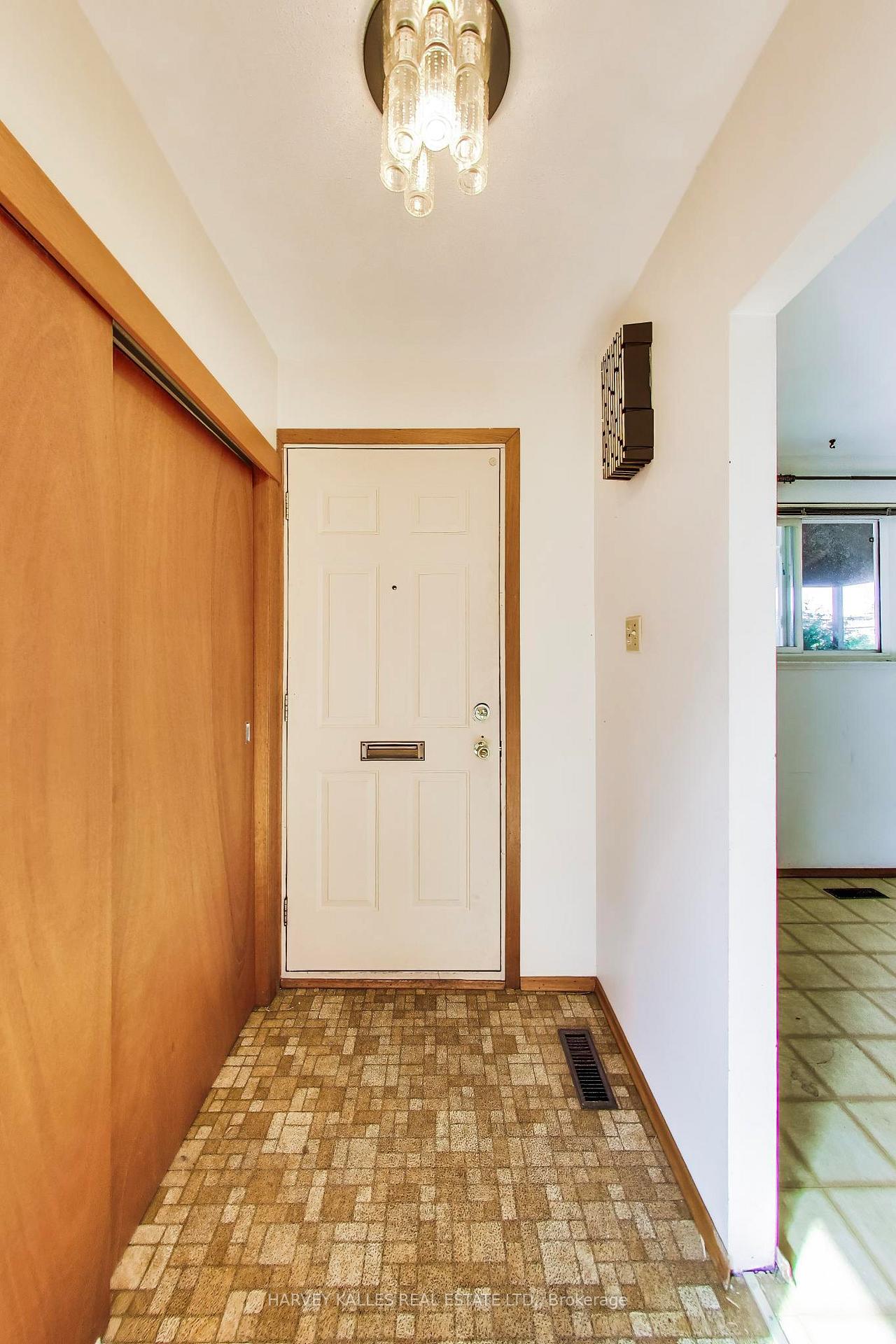 3760 Woodruff Crescent
