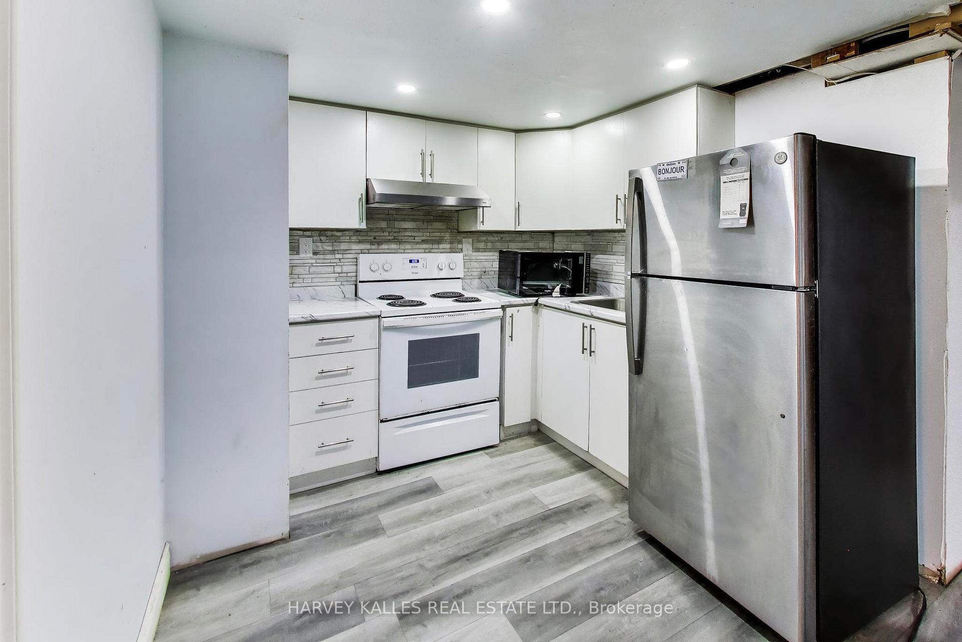 3760 Woodruff Crescent
