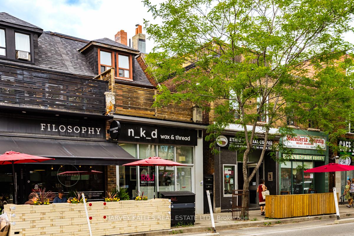 910 Bloor Street W