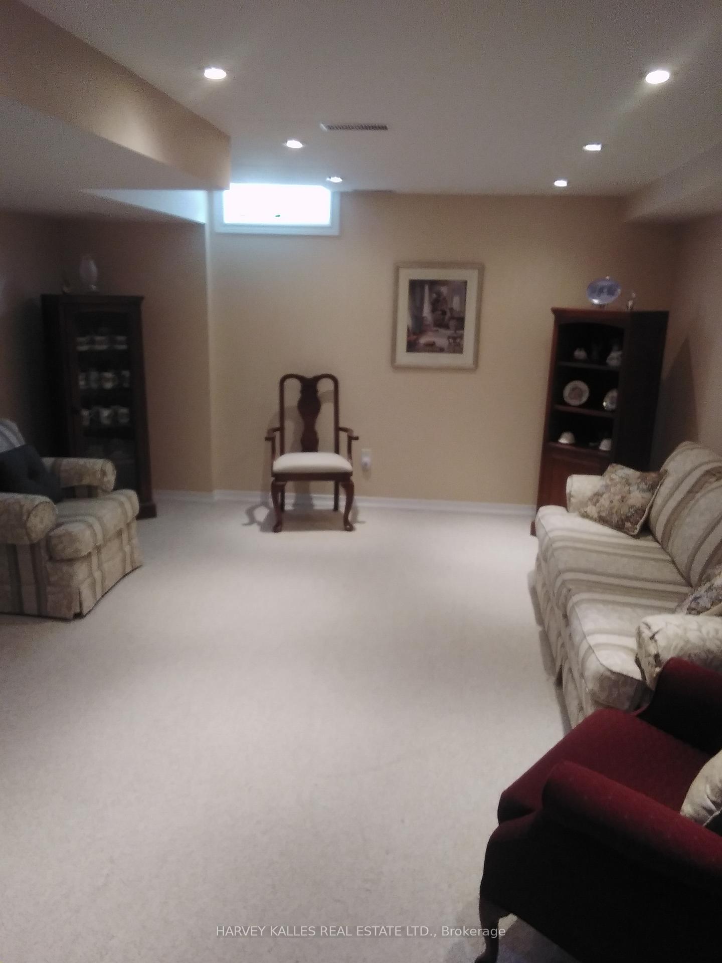 5561 Katy Gate