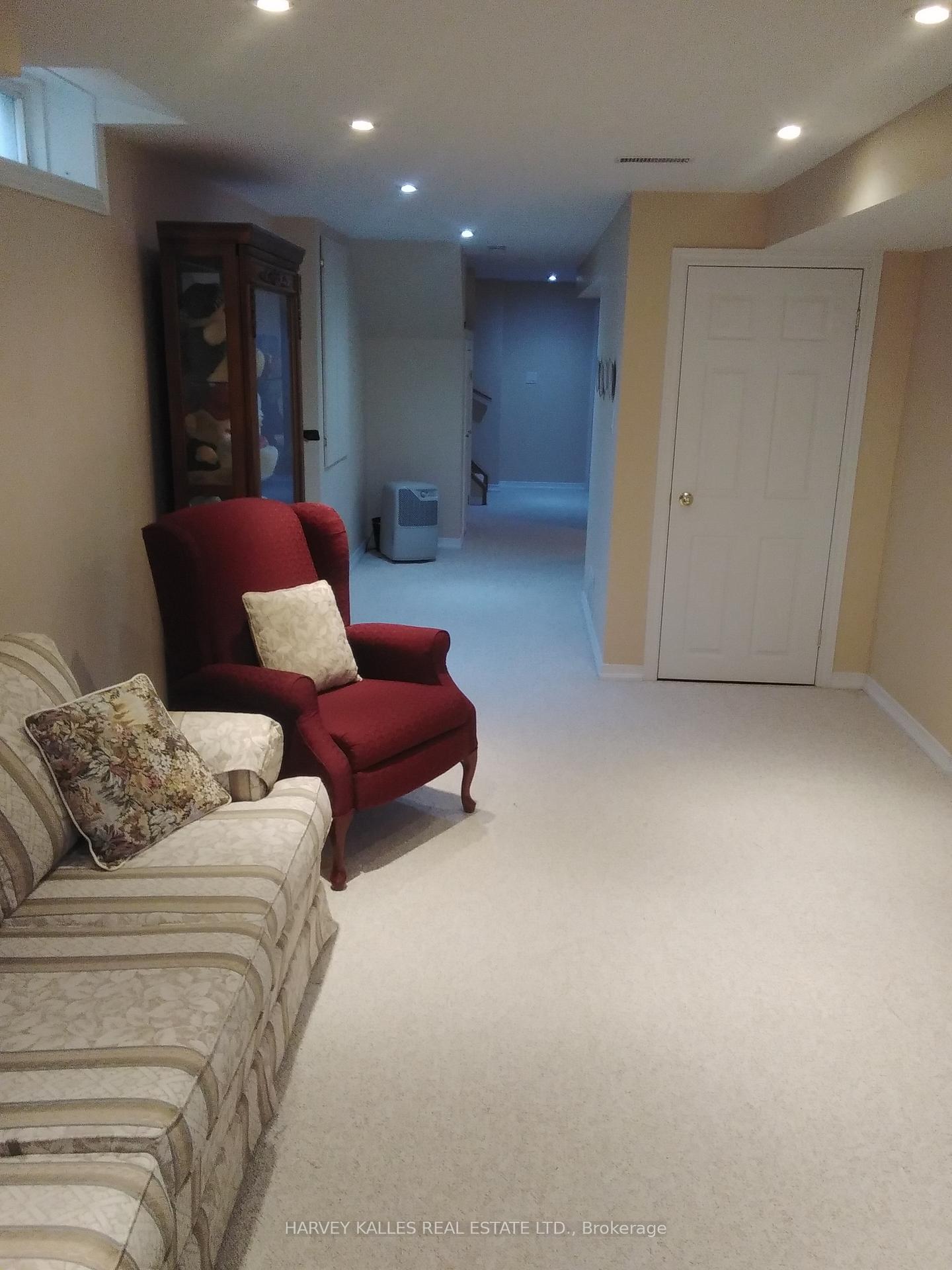 5561 Katy Gate