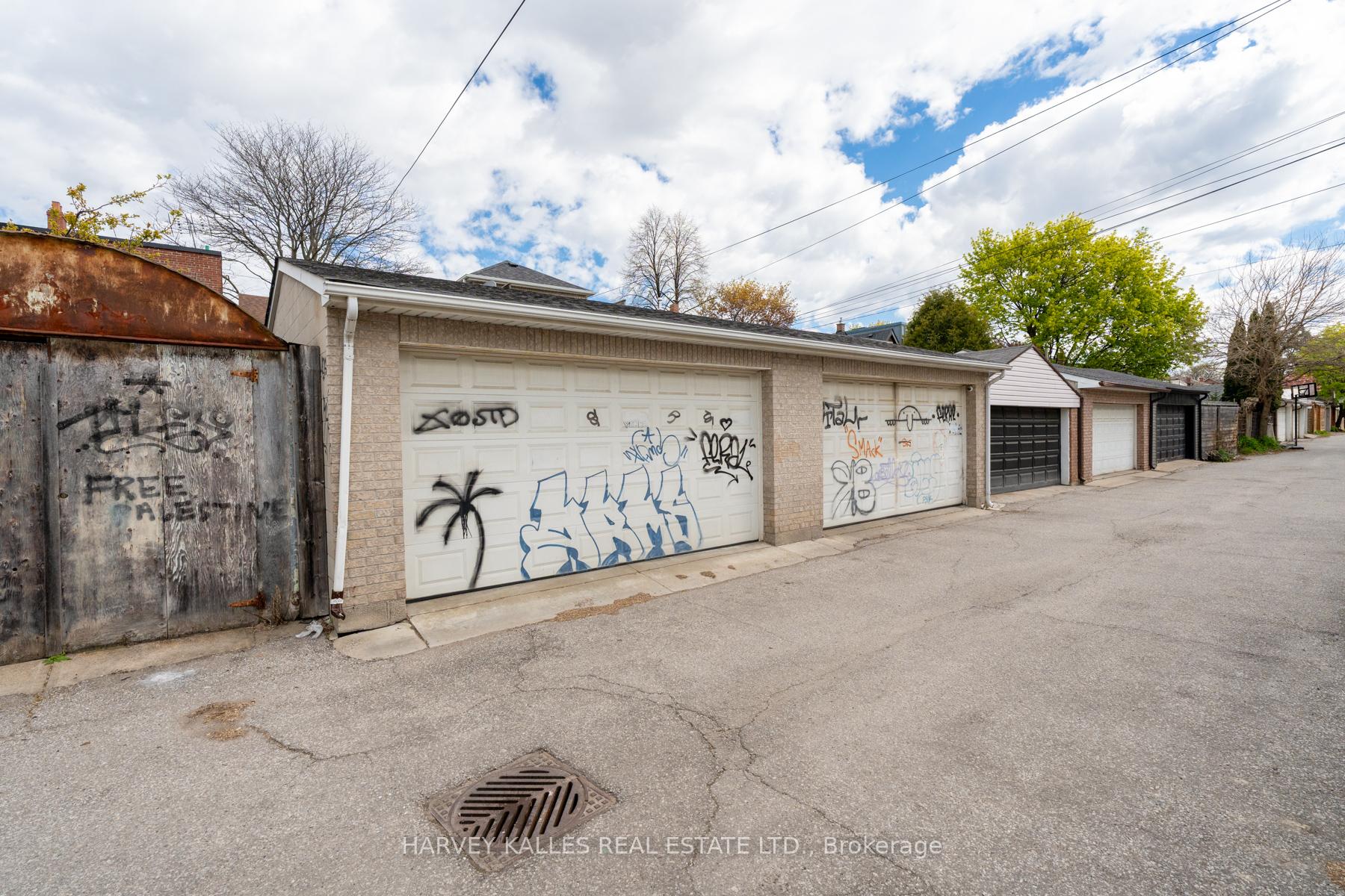 105 Melville Avenue, Toronto