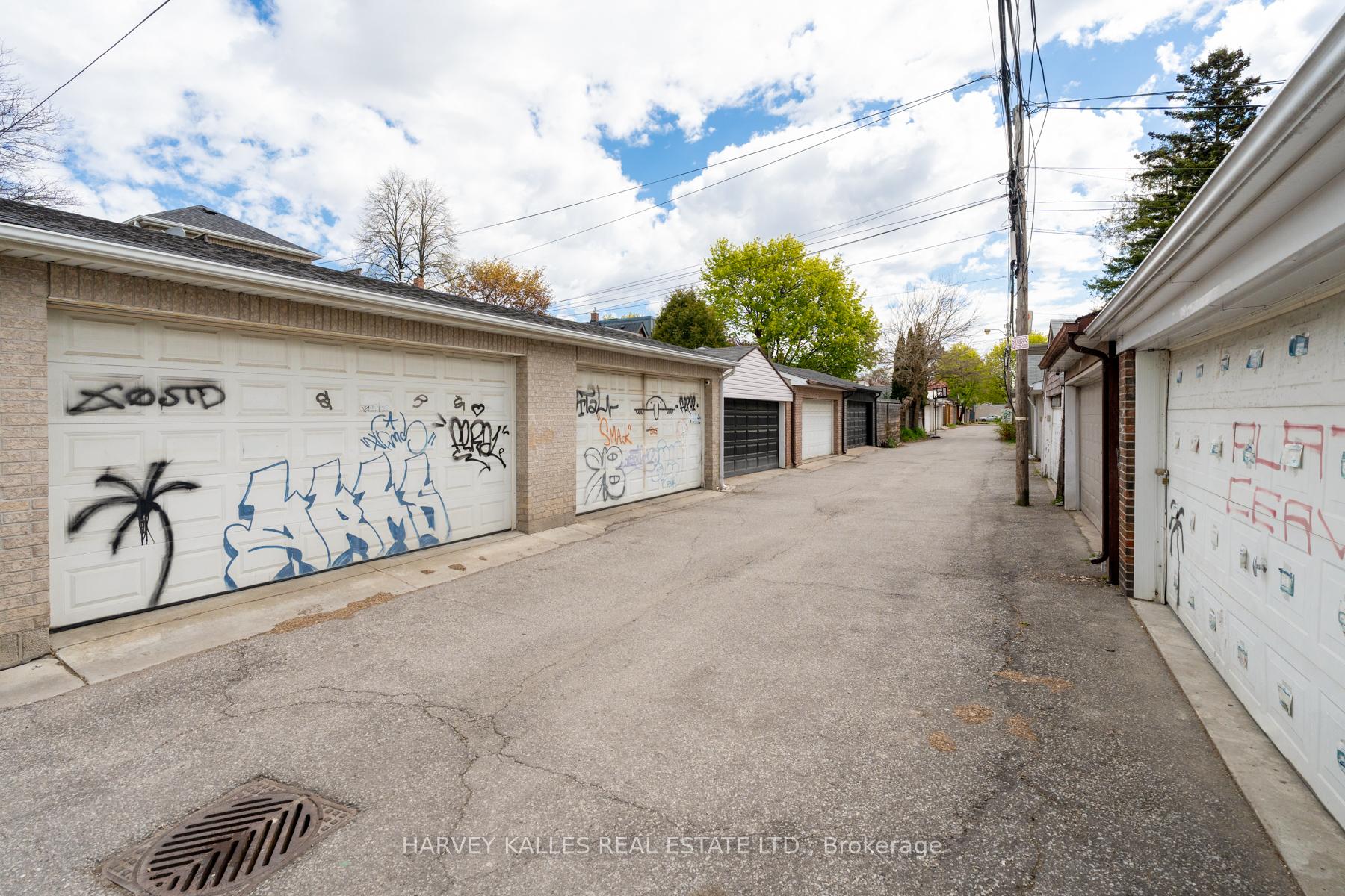 105 Melville Avenue, Toronto