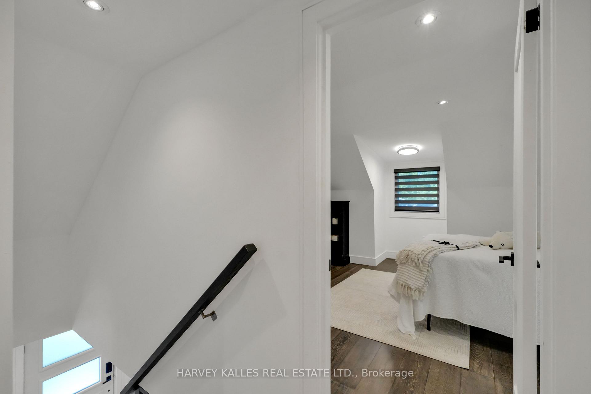 8 Circle Ridge, Toronto