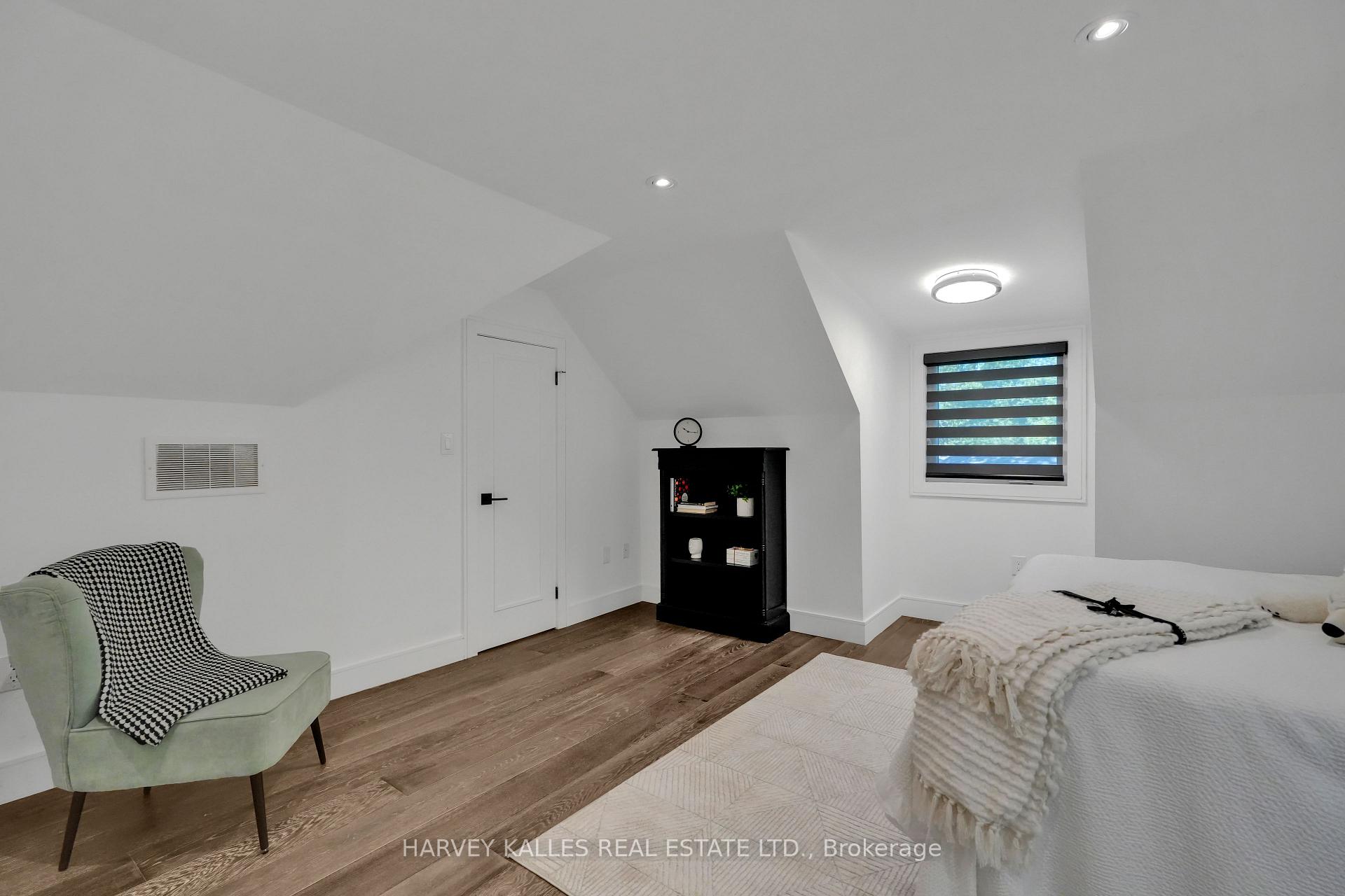 8 Circle Ridge, Toronto