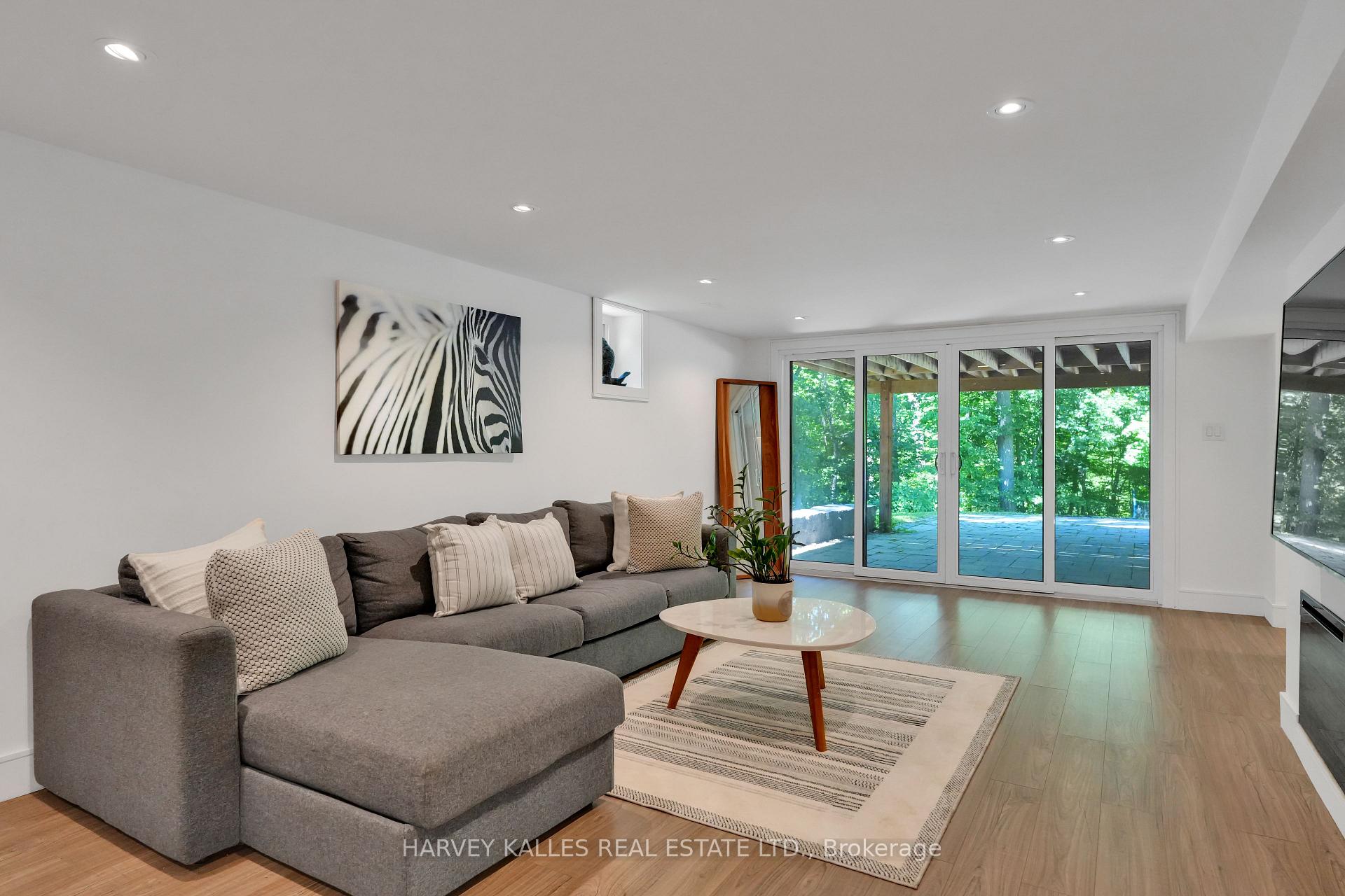 8 Circle Ridge, Toronto